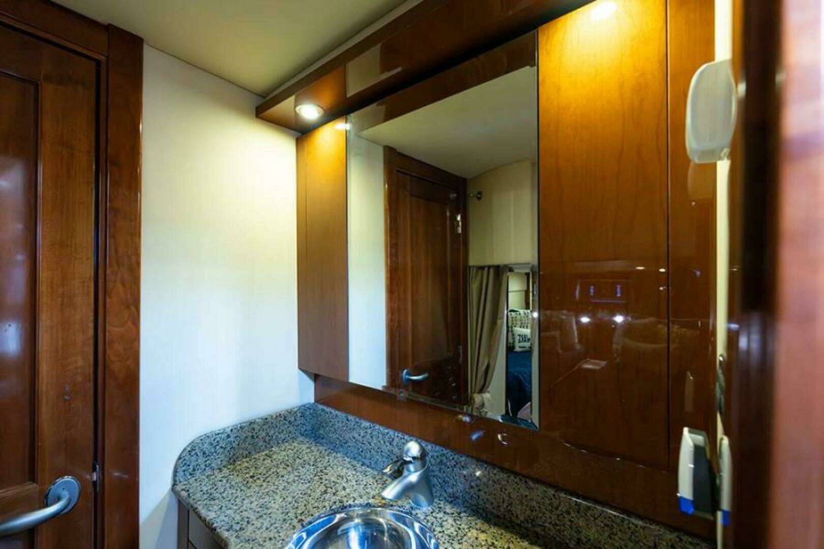2007 Sea Ray 48 Sundancer - Image 33
