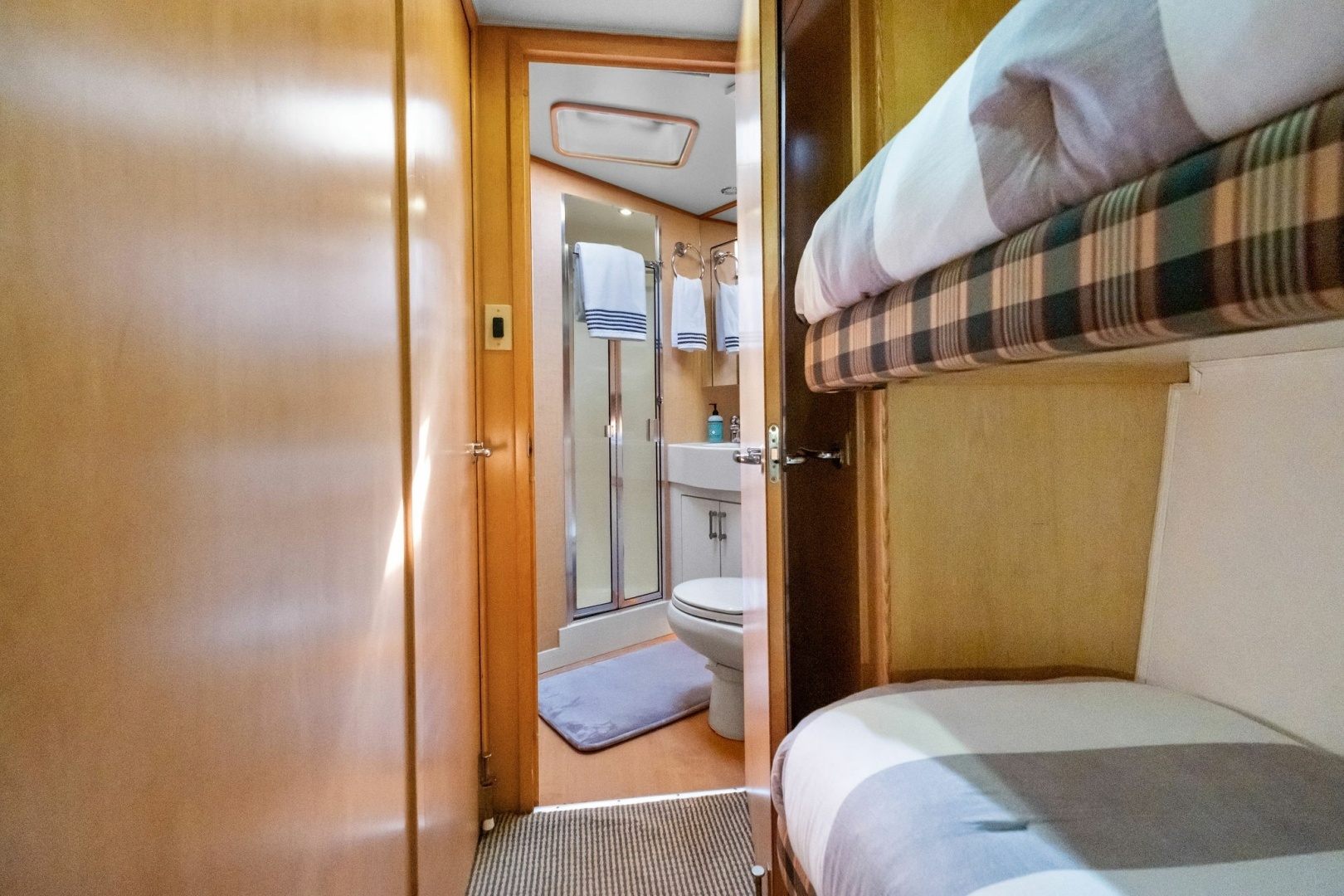 1998 Hatteras Sport Fisherman - Image 37