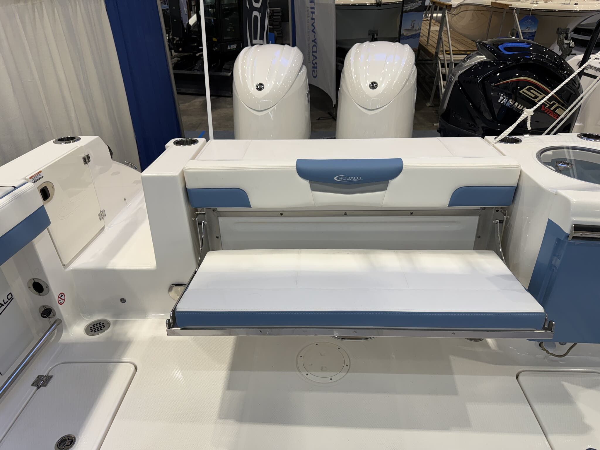 2026 Robalo Dual Console R 257 - 7