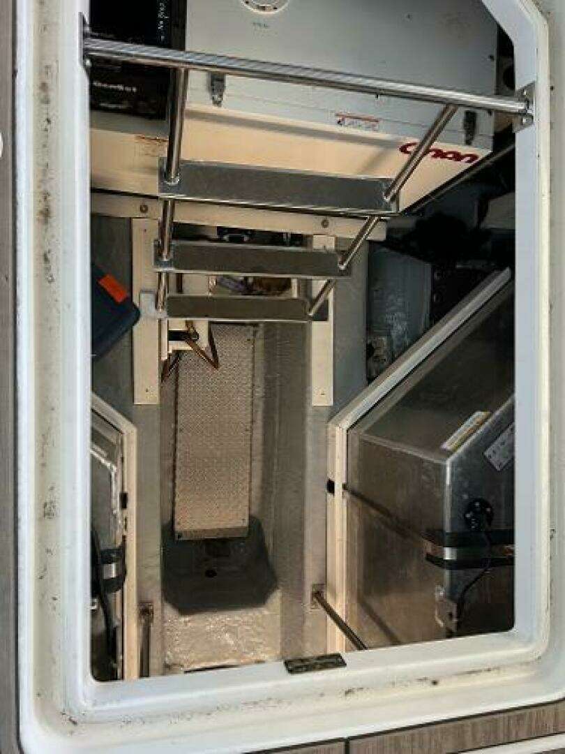 2001 Carver 450 Voyager Pilothouse - Image 45