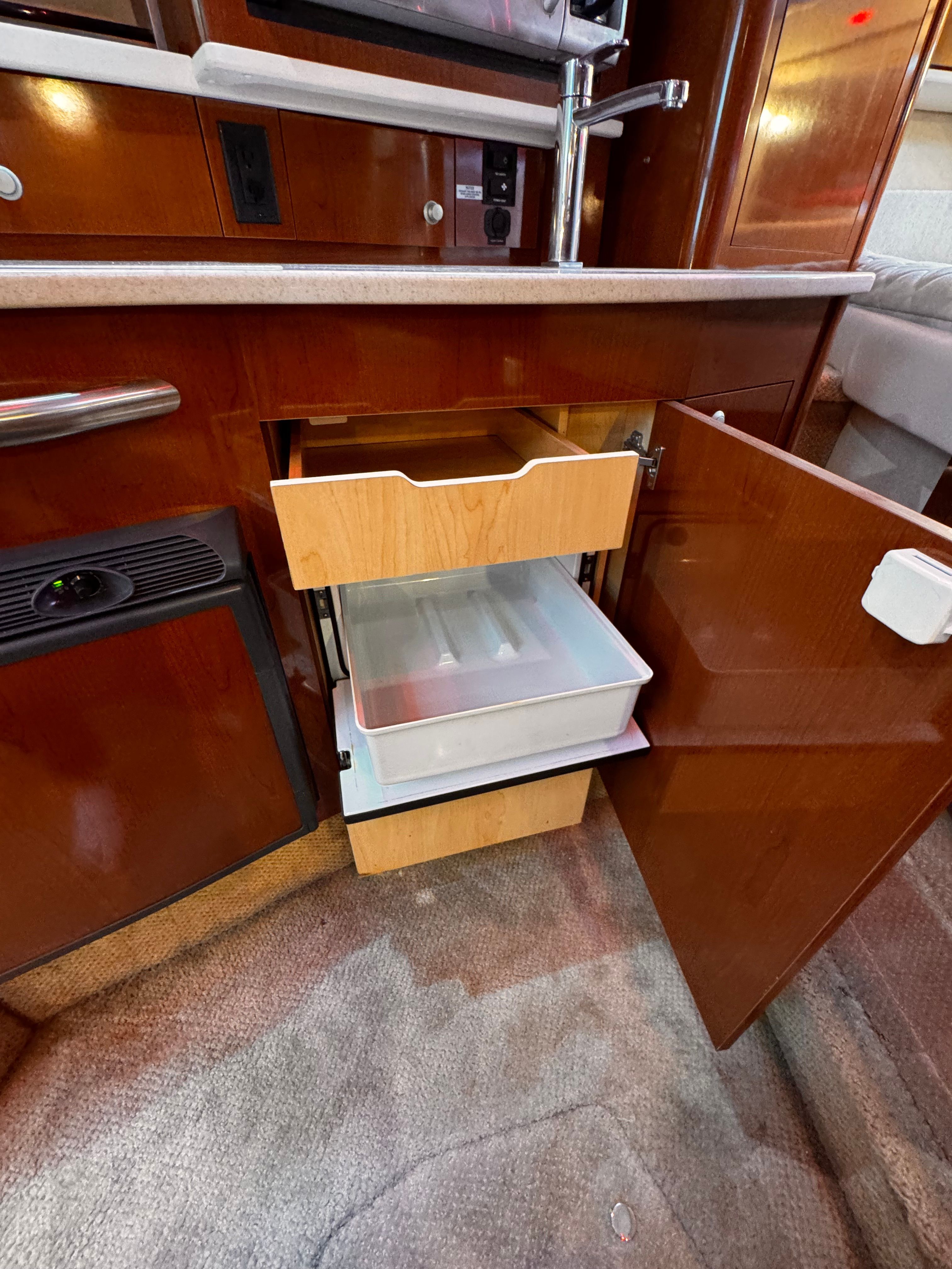 2008 Sea Ray Sundancer 310 - 33
