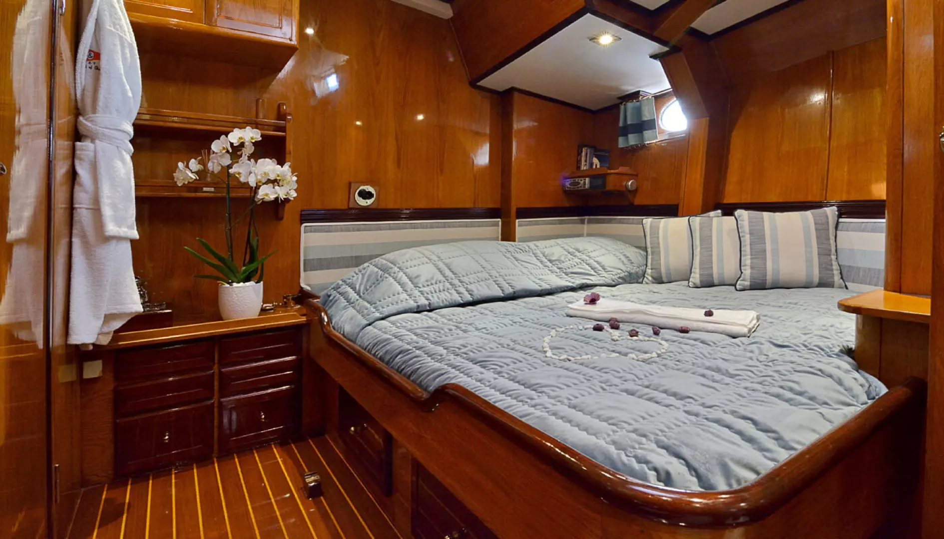 1988 Brooke Yachts — - Image 18