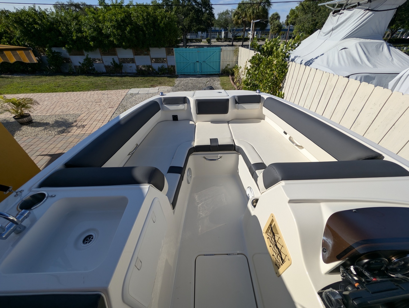 2022 Bayliner DX2000 - Image 5