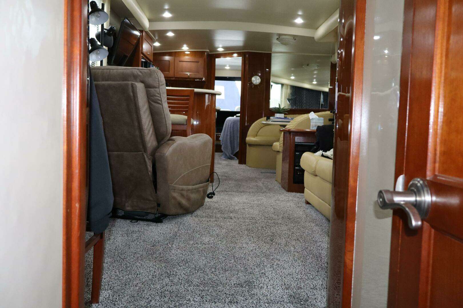 2006 Bluewater 5200 - Image 43