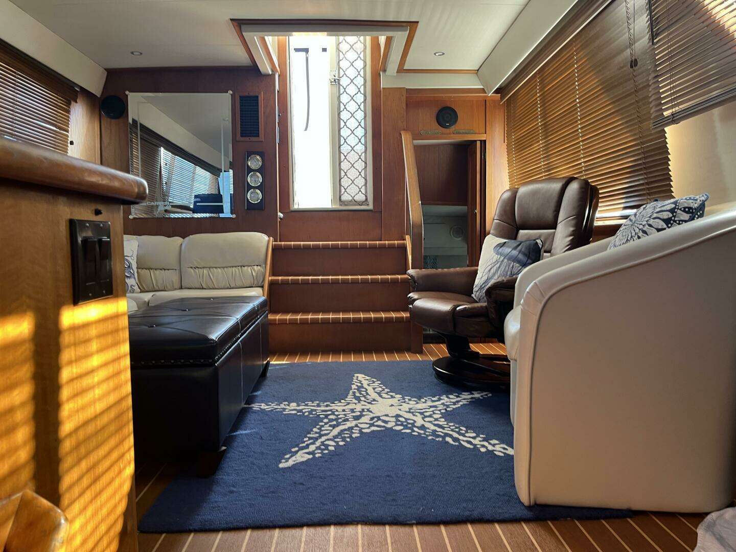 1995 Carver 440 Aft Cabin - Image 8