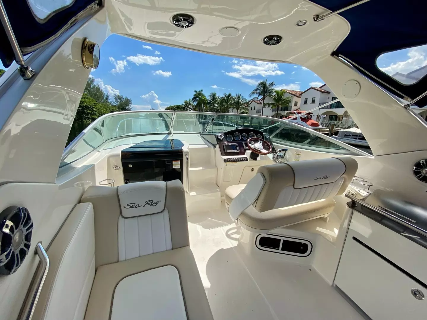 2013 Sea Ray 310 Sundancer - Image 14