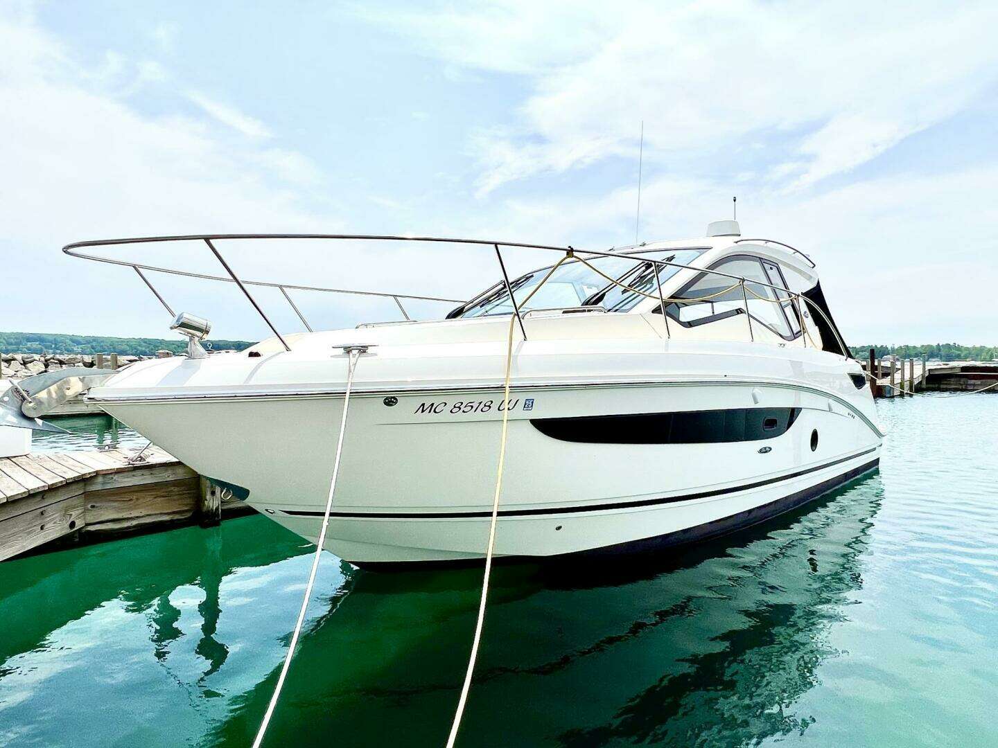 2019 Sea Ray Sundancer 350 Coupe - Image 3