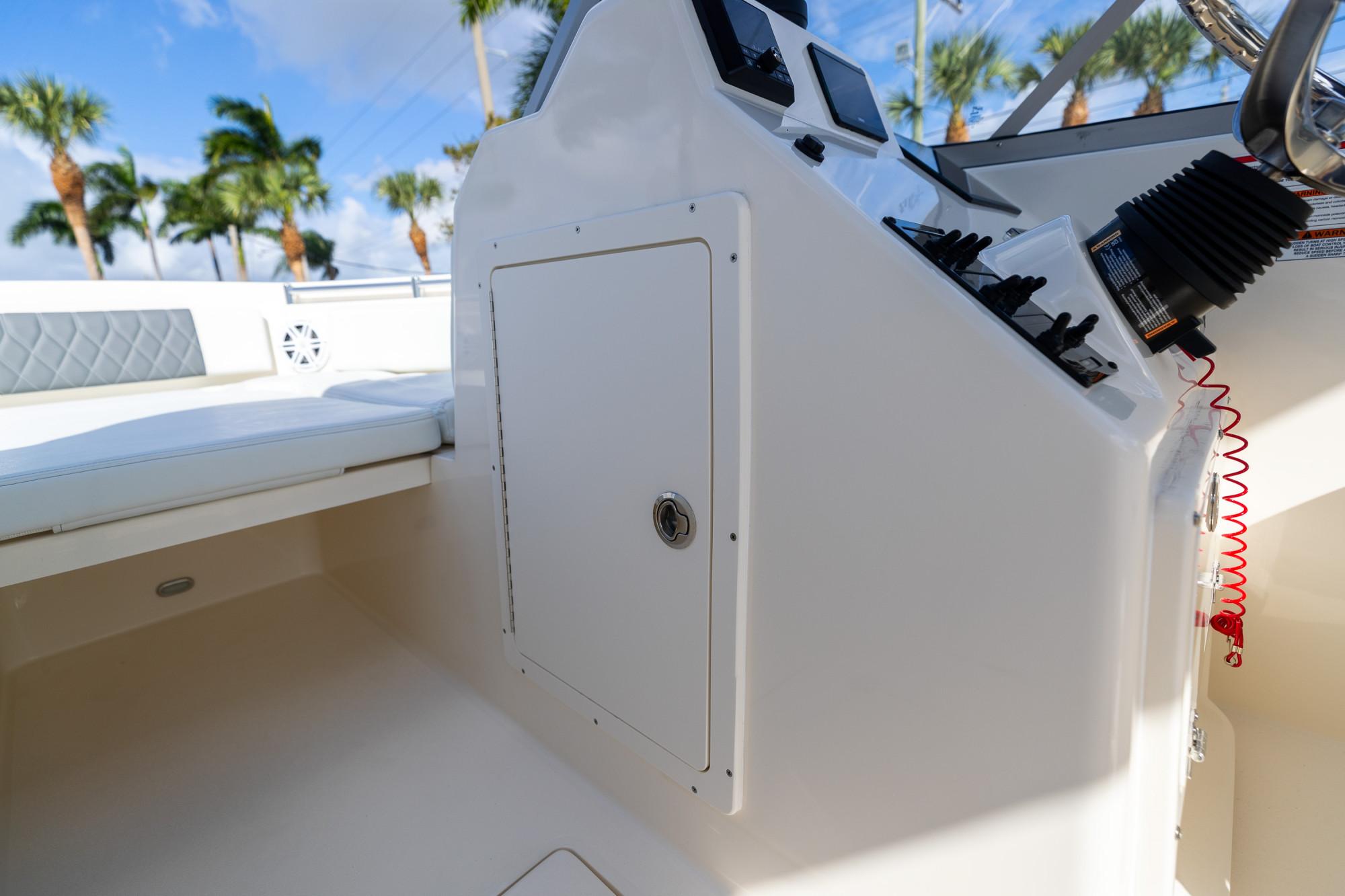 2024 Cobia 220 Dual Console - 40