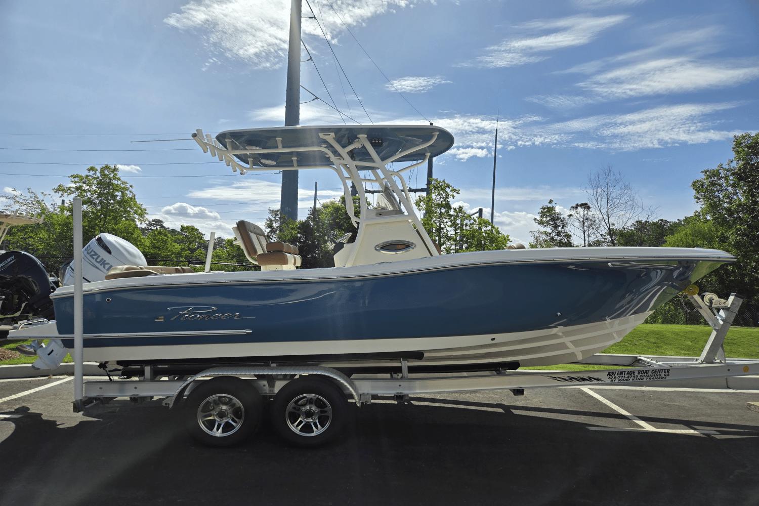 2024 Pioneer 222 Islander