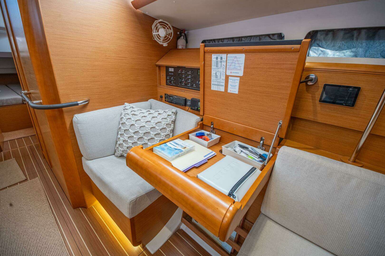 2016 Jeanneau 439 - Image 63