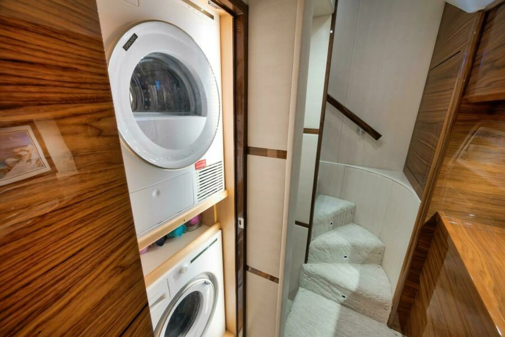 2024 Viking 68 Convertible - Image 25
