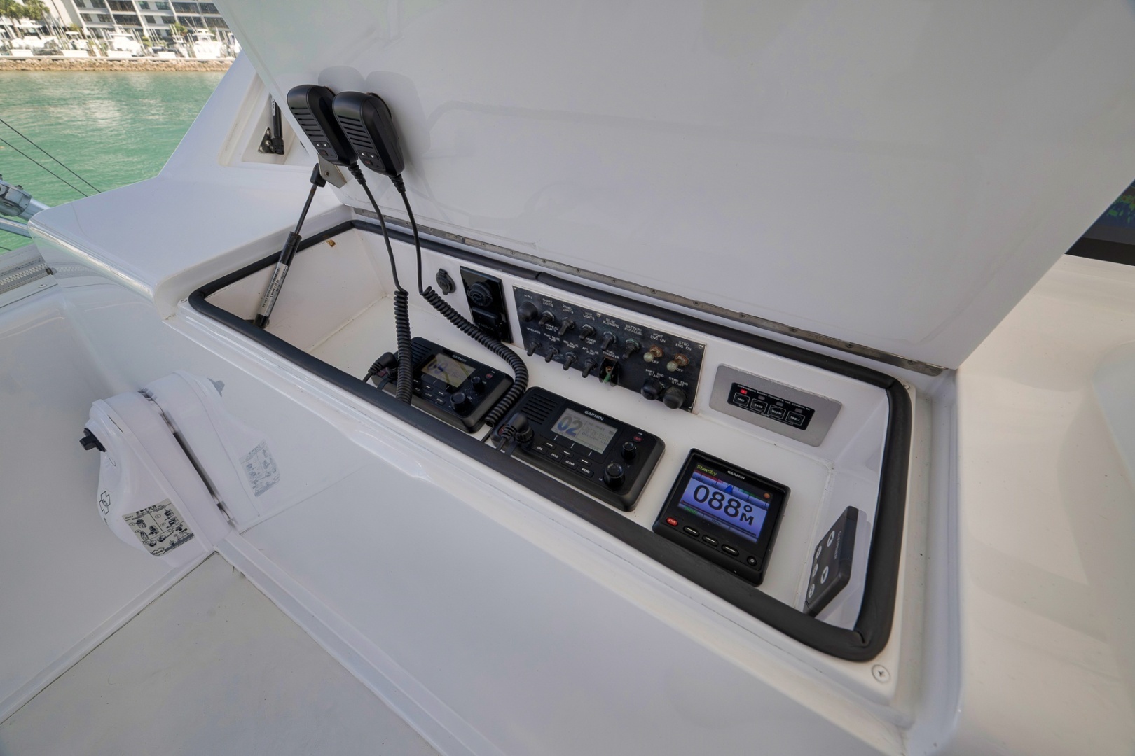 2003 Viking 52 Convertible - Image 36