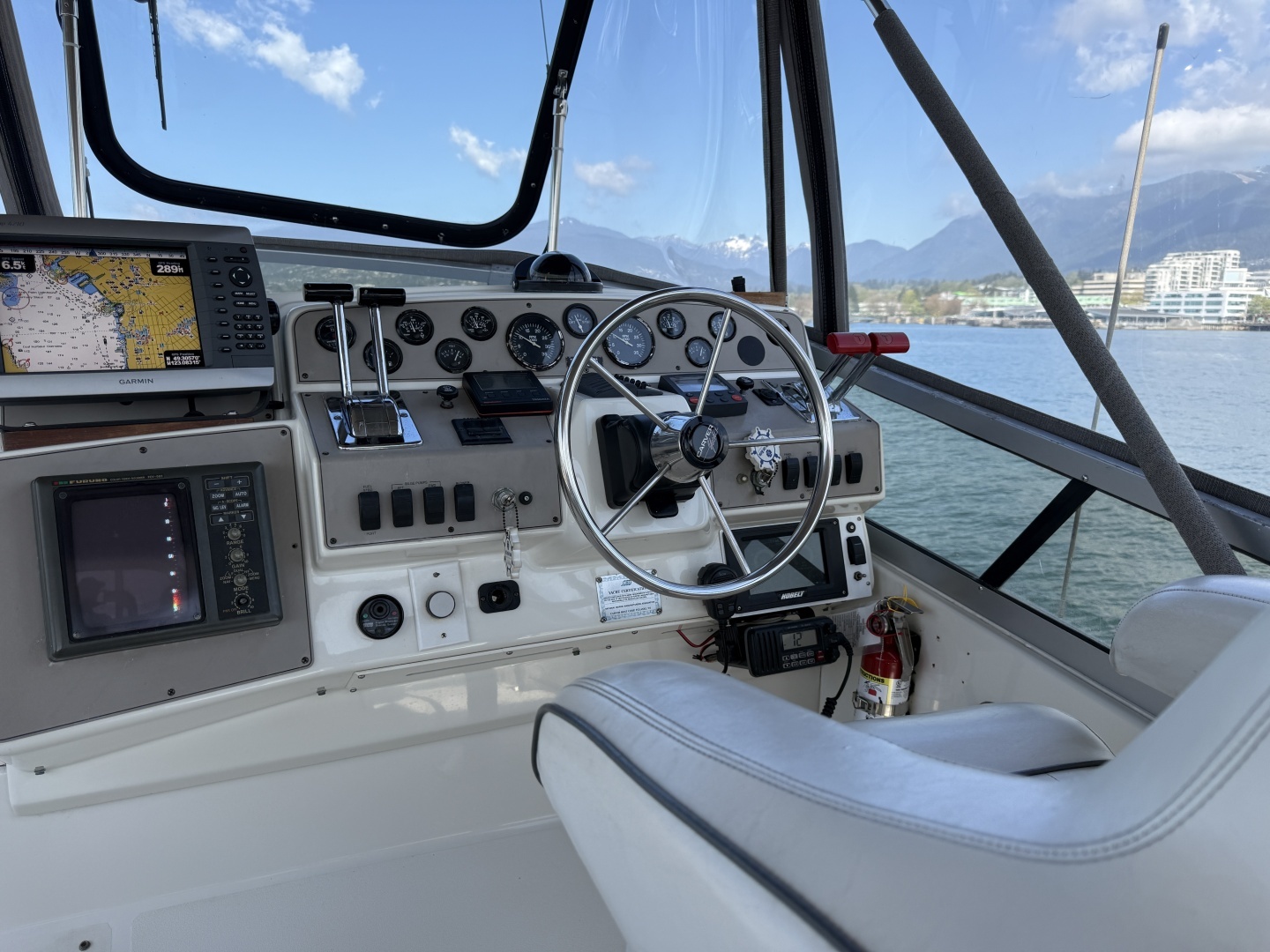 1996 Carver 370 Voyager - Image 42