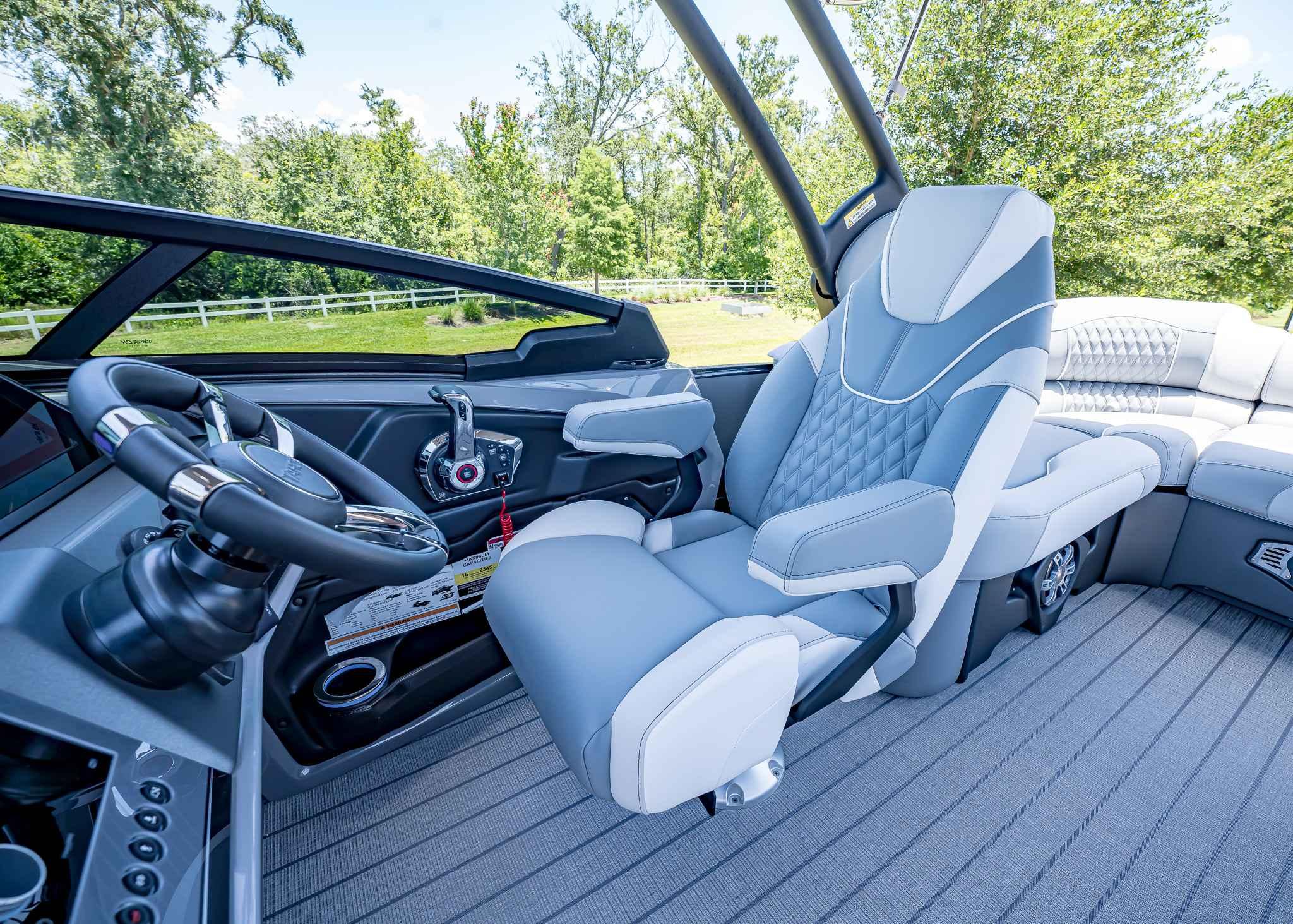 2025 Tahoe Pontoon Grand Tahoe LTD Elite Windshield - 21