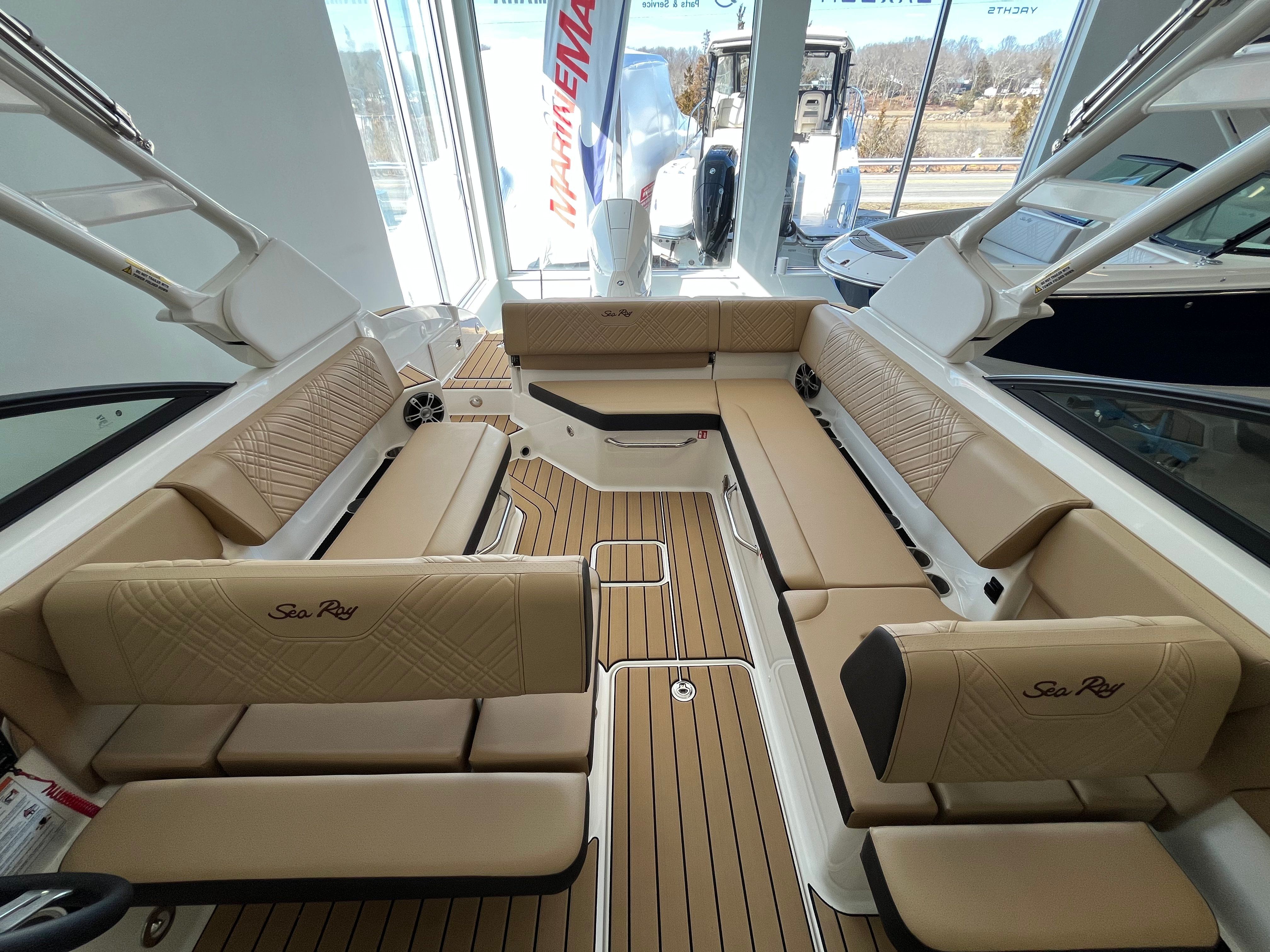 2026 Sea Ray SDX 270 Outboard - 10