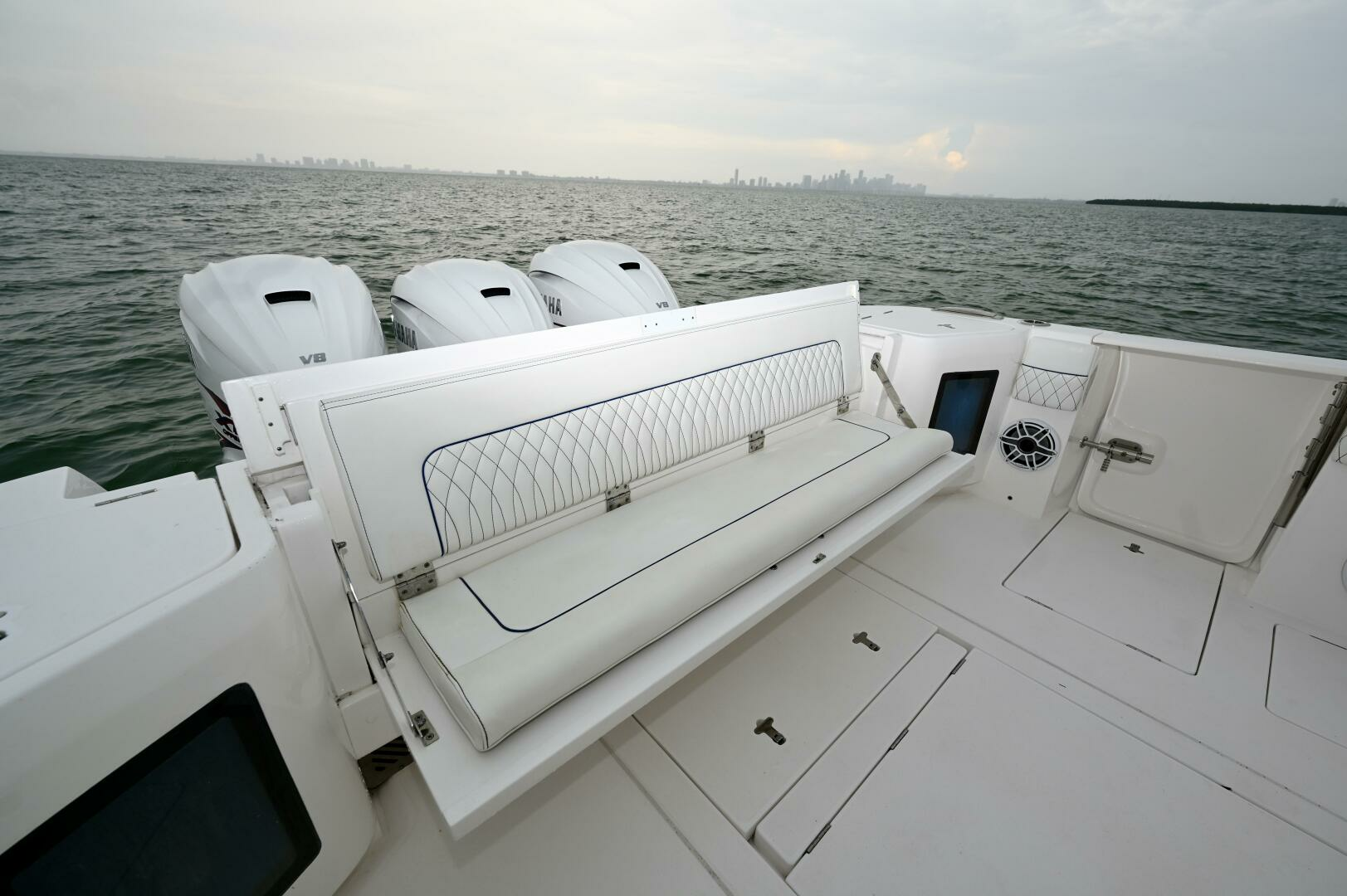 2021 Intrepid 438 Evolution - Image 10
