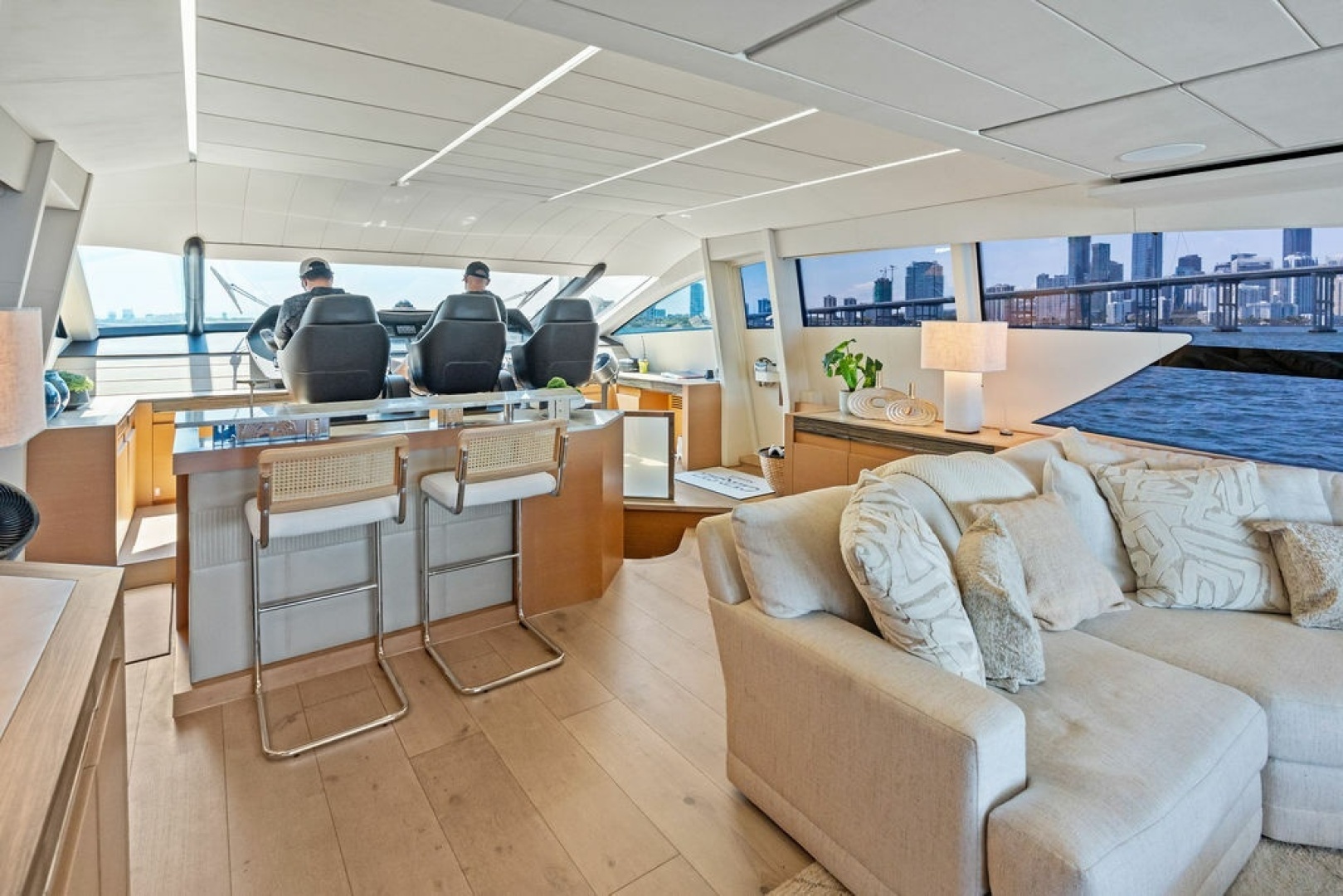2012 Pershing 92 - Image 21