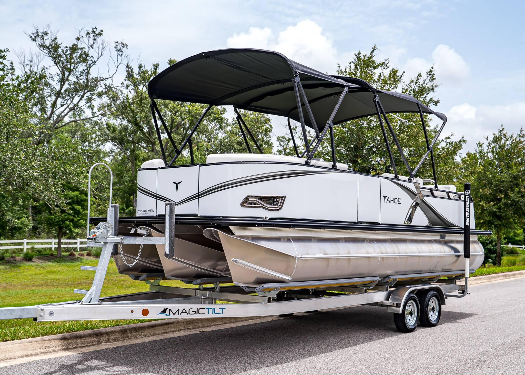 2025 Tahoe Pontoon LTZ Rear Lounger
