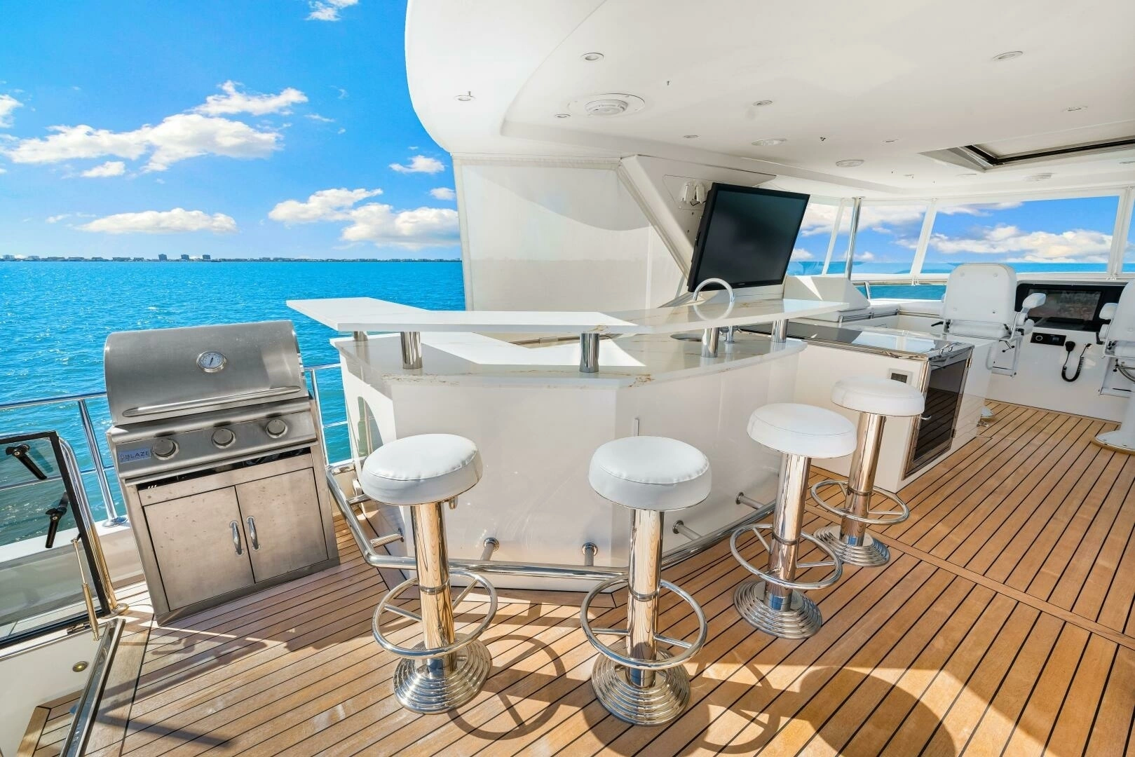2010 Ocean Alexander 83 Motor Yacht - Image 48