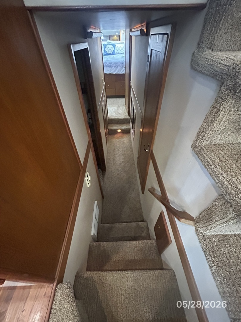 1998 Bayliner 4788 - Image 60