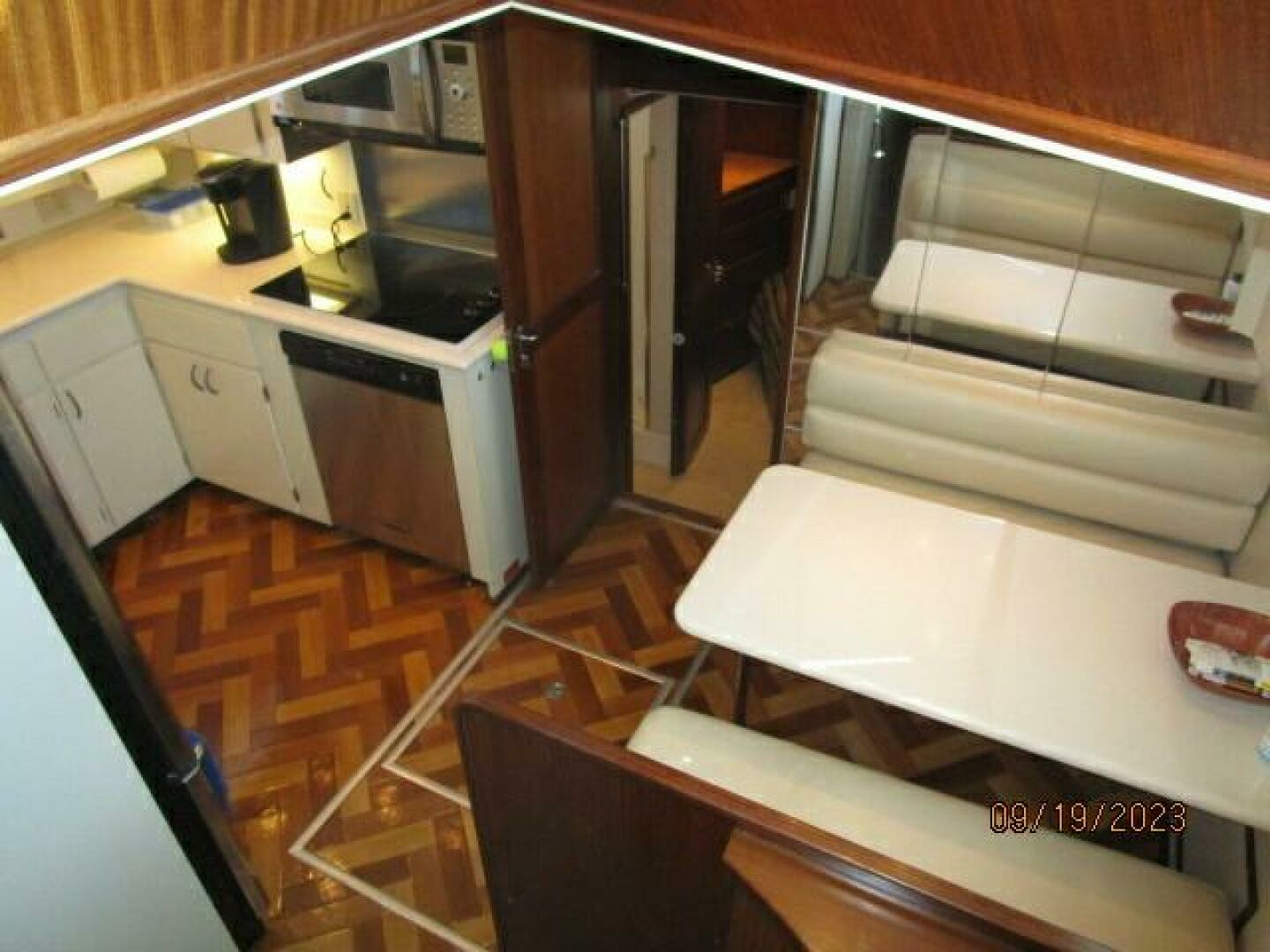1986 Hatteras 63 CPMY - Image 51