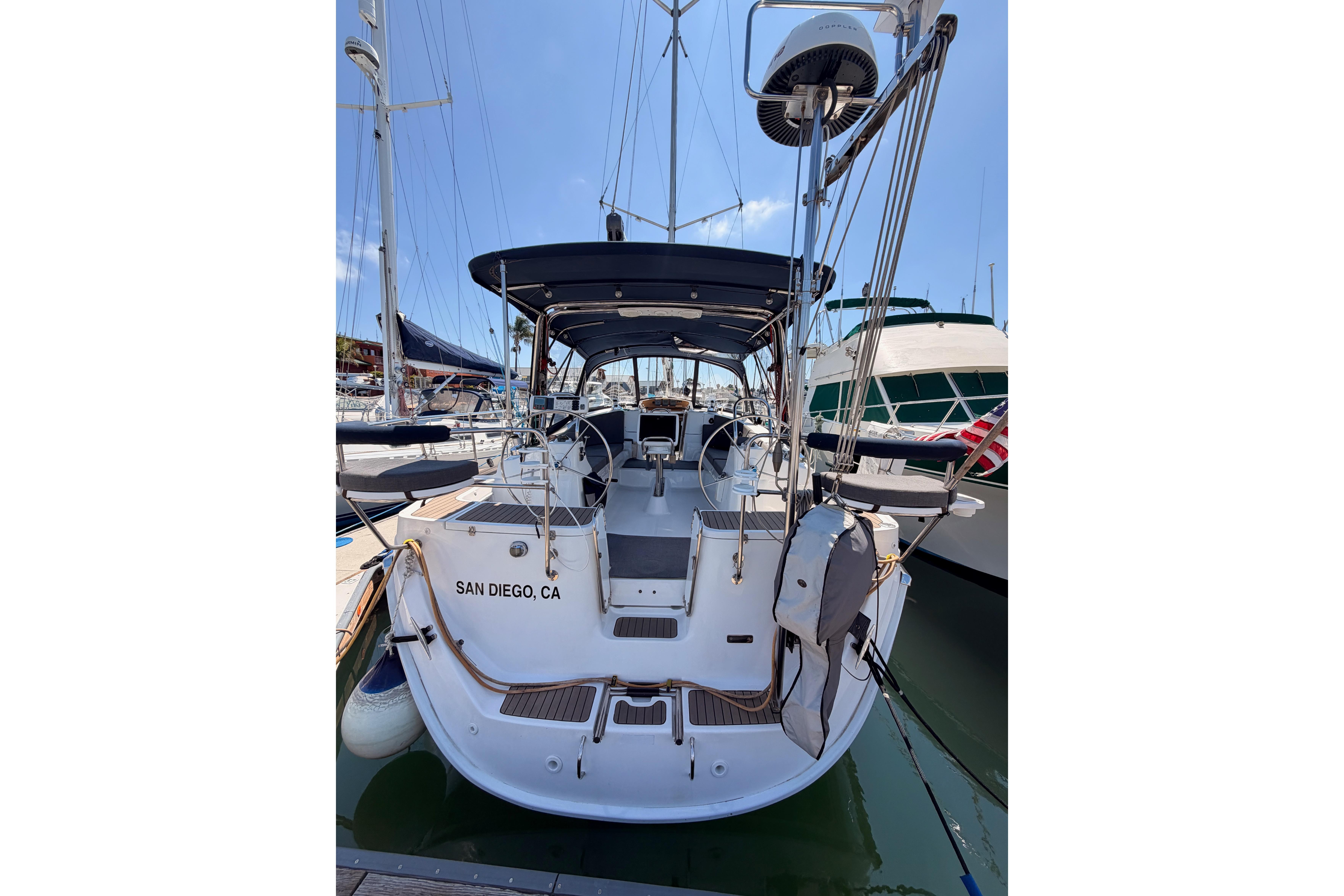 Hunter 45 Deck Salon 2008 sailboat docked in San Diego marina.