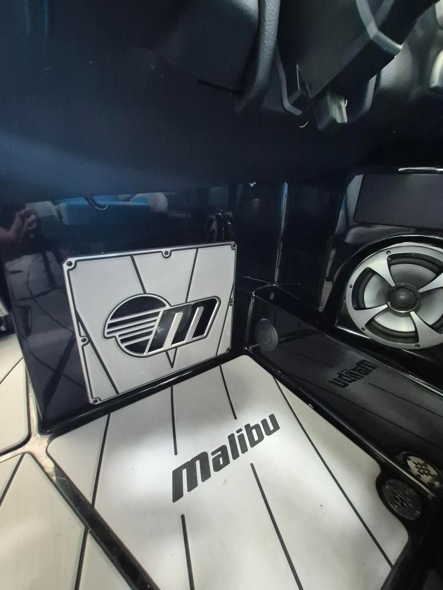 2021 MALIBU 23 LSV - Image 17