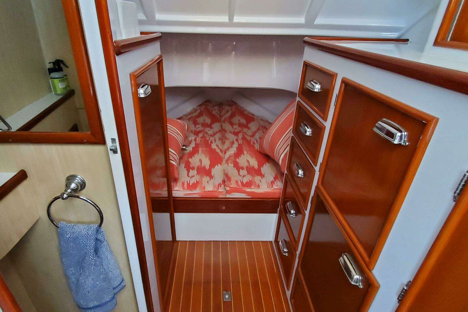 1985 Rybovich 32 Express Walkaround Sportfish - Image 23