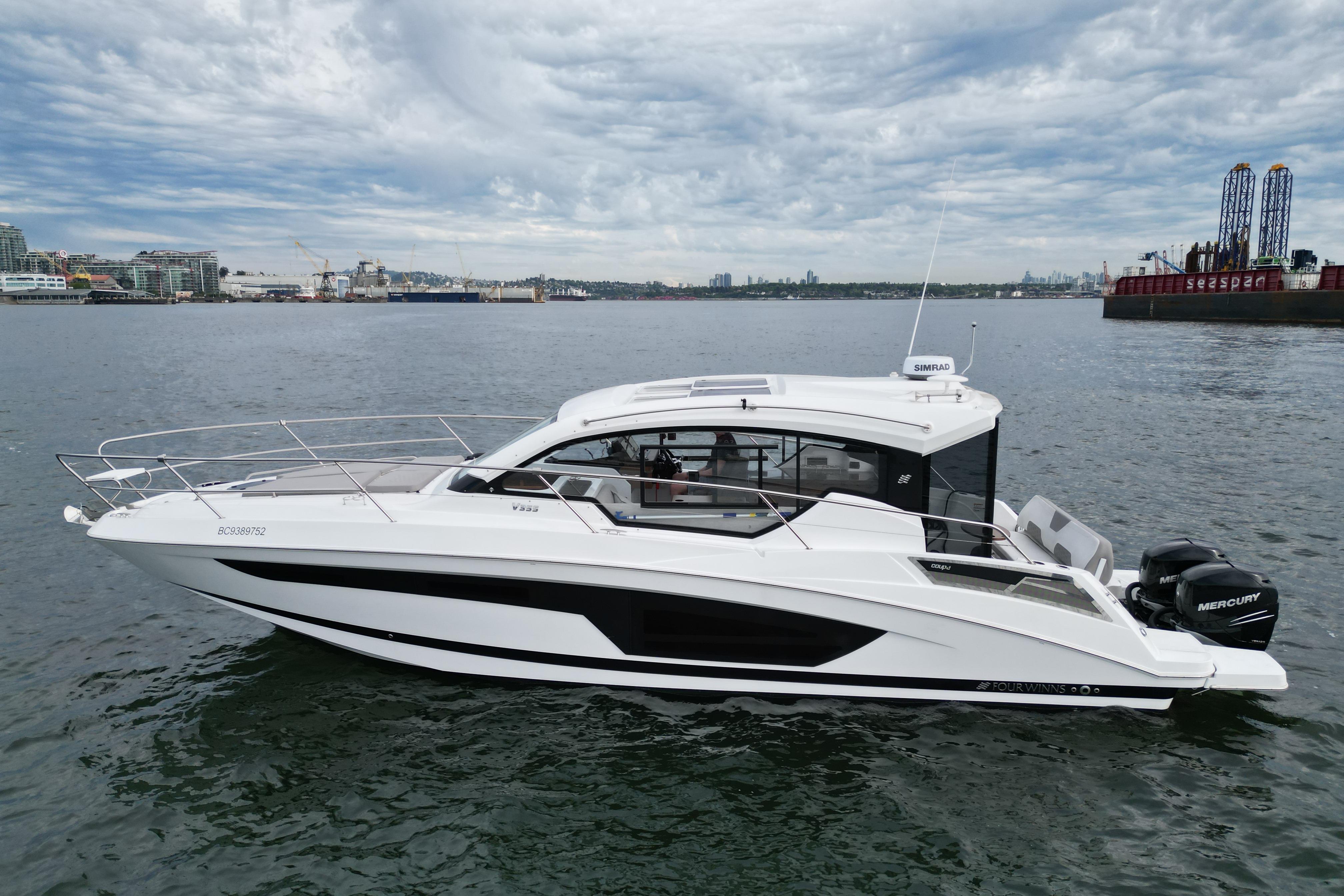 2022 Four Winns V355 Coupe OB