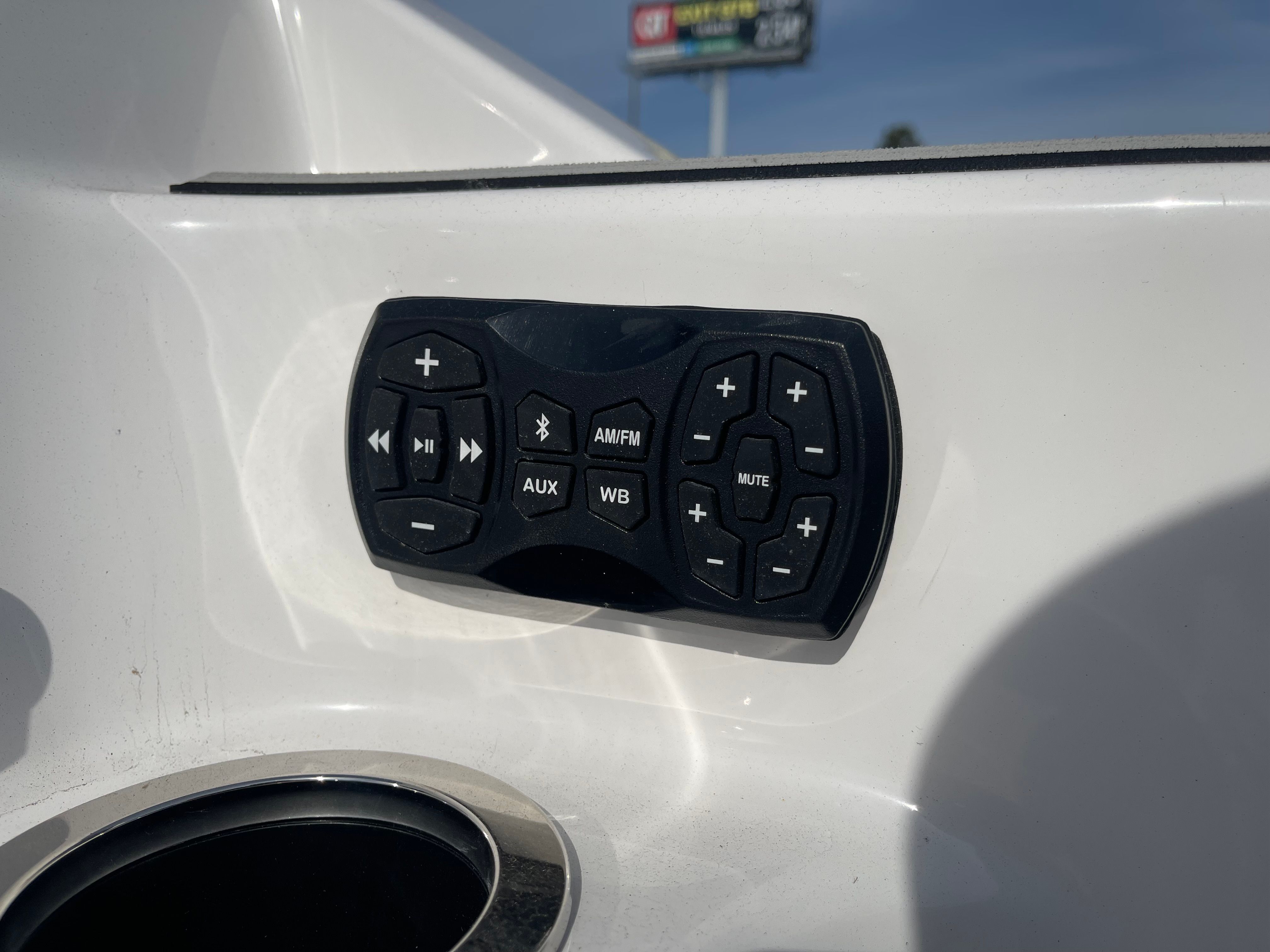 2025 YAMAHA 252 XE - Image 25