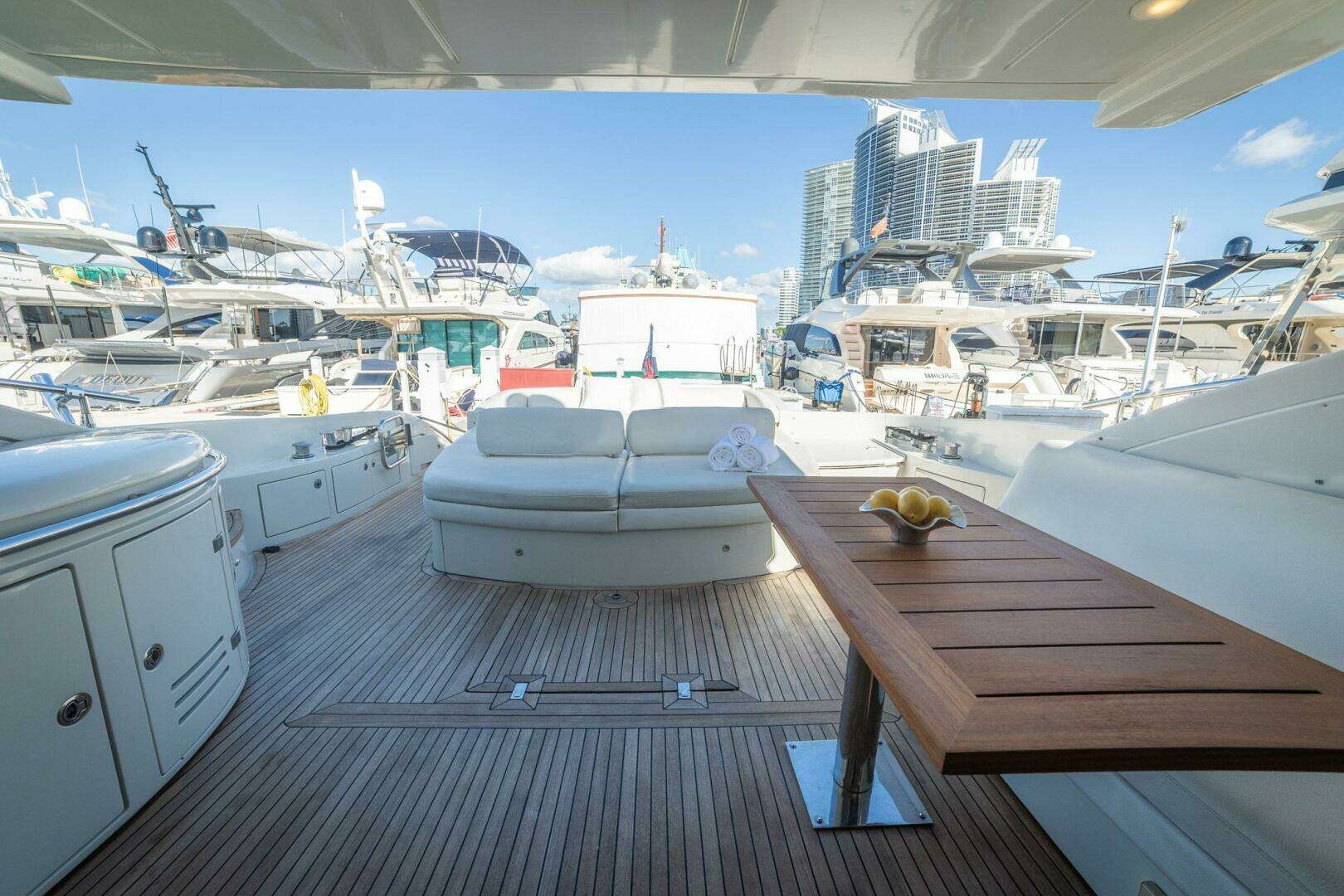 2011 Azimut 68S - Image 9