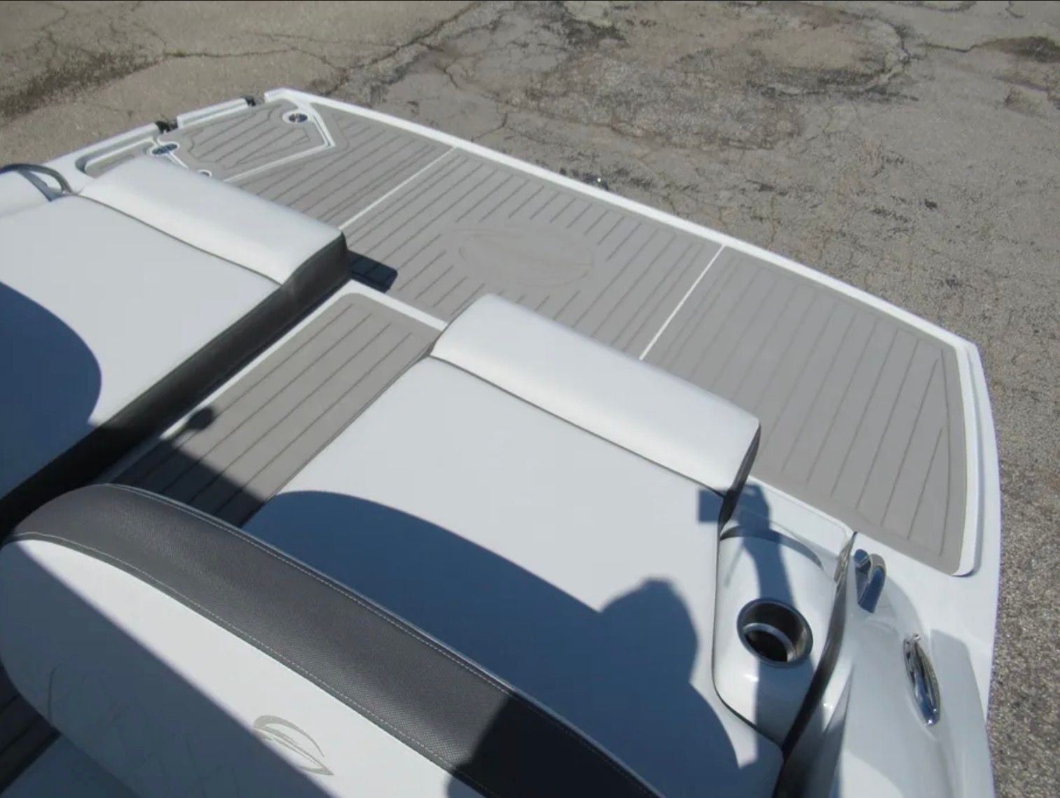 2021 Crownline E305 - 4