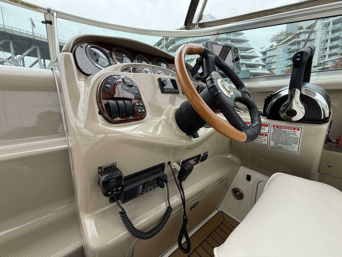 2002 Sea Ray 280 Sundancer - Image 15