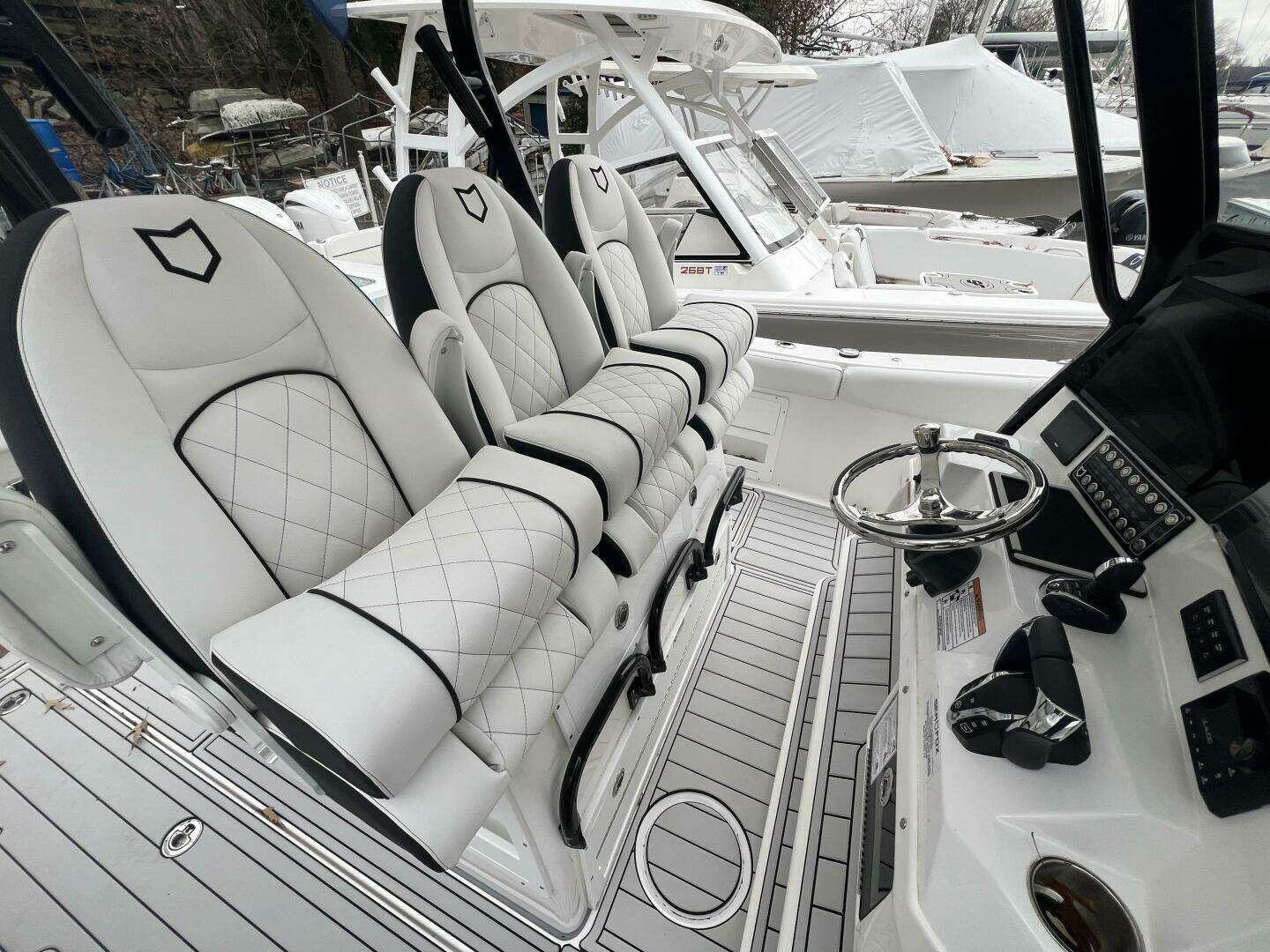 2025 Sea Fox 328 Commander - Image 13