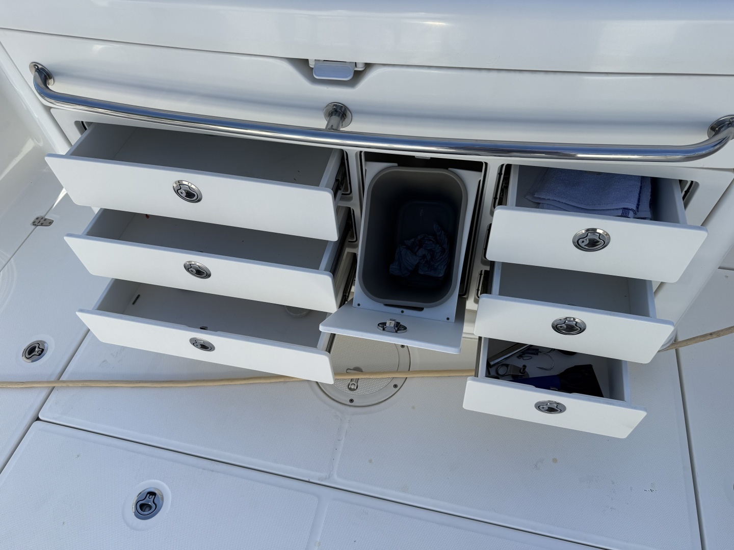 2016 Boston Whaler — - Image 11
