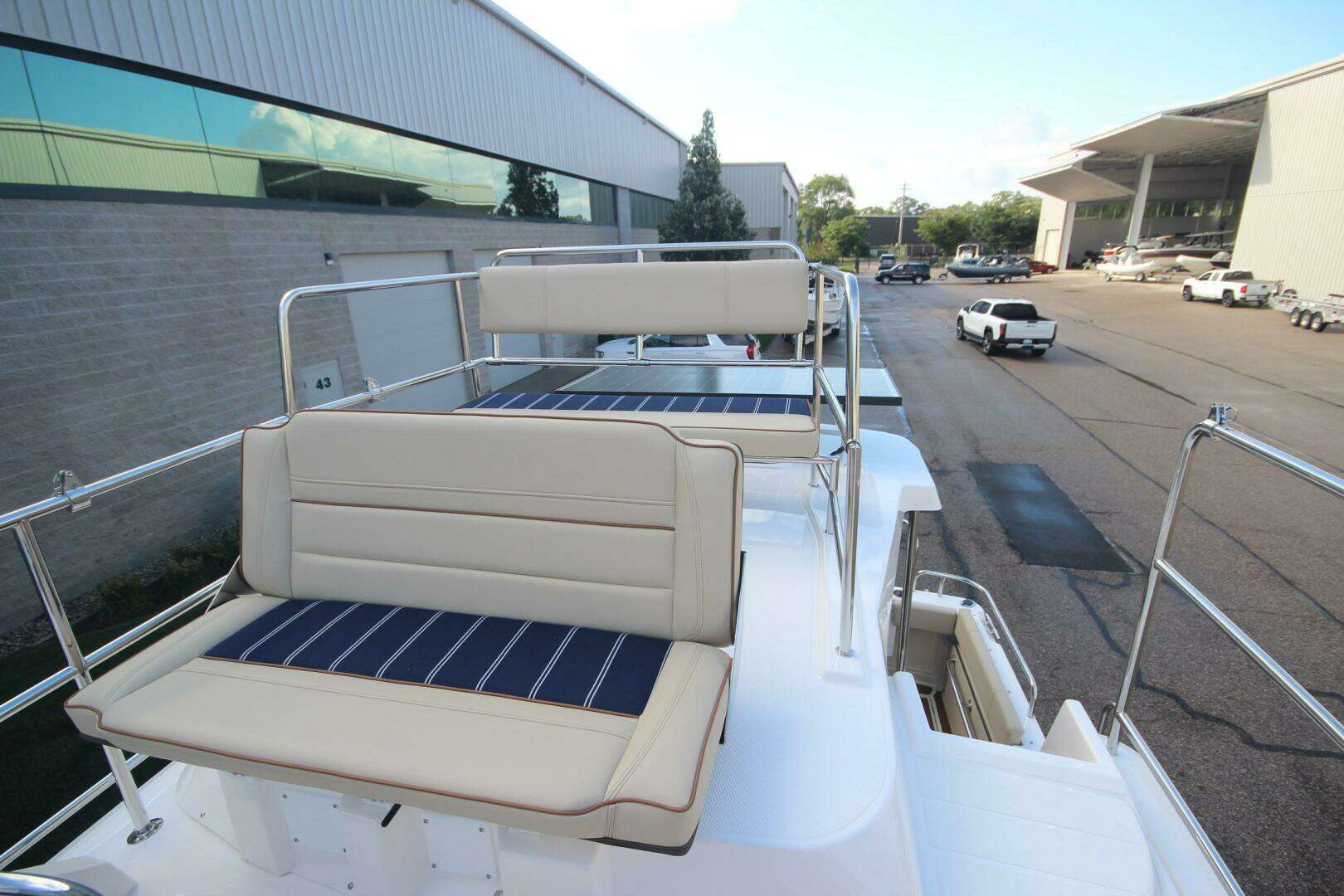 2025 Ranger Tugs R-29 Command Bridge Luxury Edition - Image 26