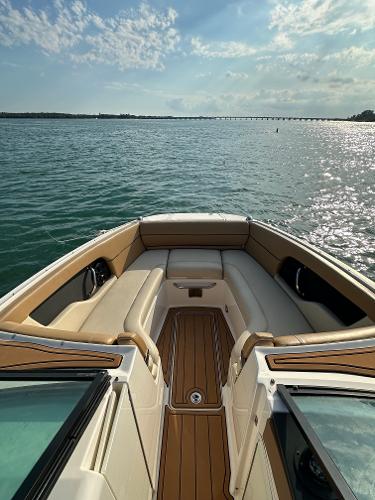 2015 Sea Ray 240 Sundeck - 17
