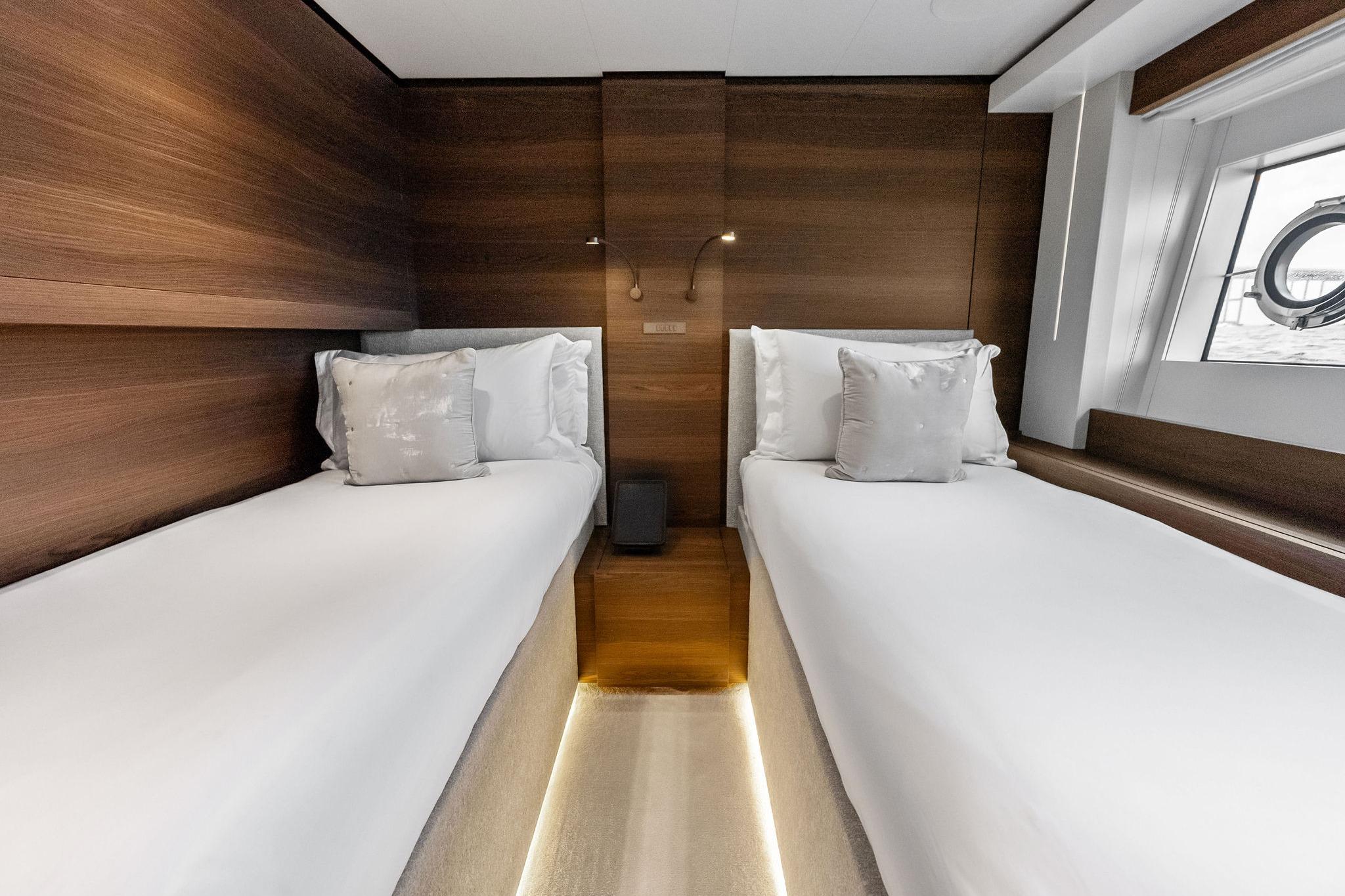 2023 Custom Line Navetta 33 - 111