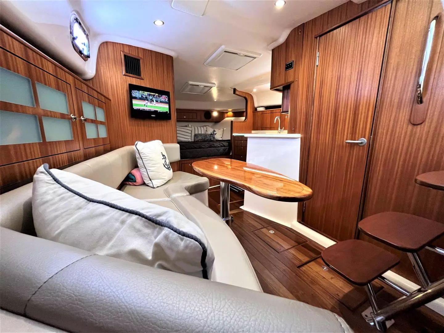 2016 Pursuit OS 385 Offshore - Image 22