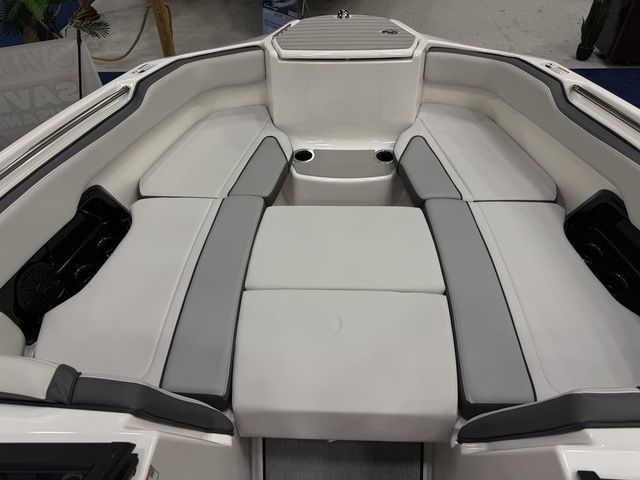 2026 Yamaha Boats AR250 - 22