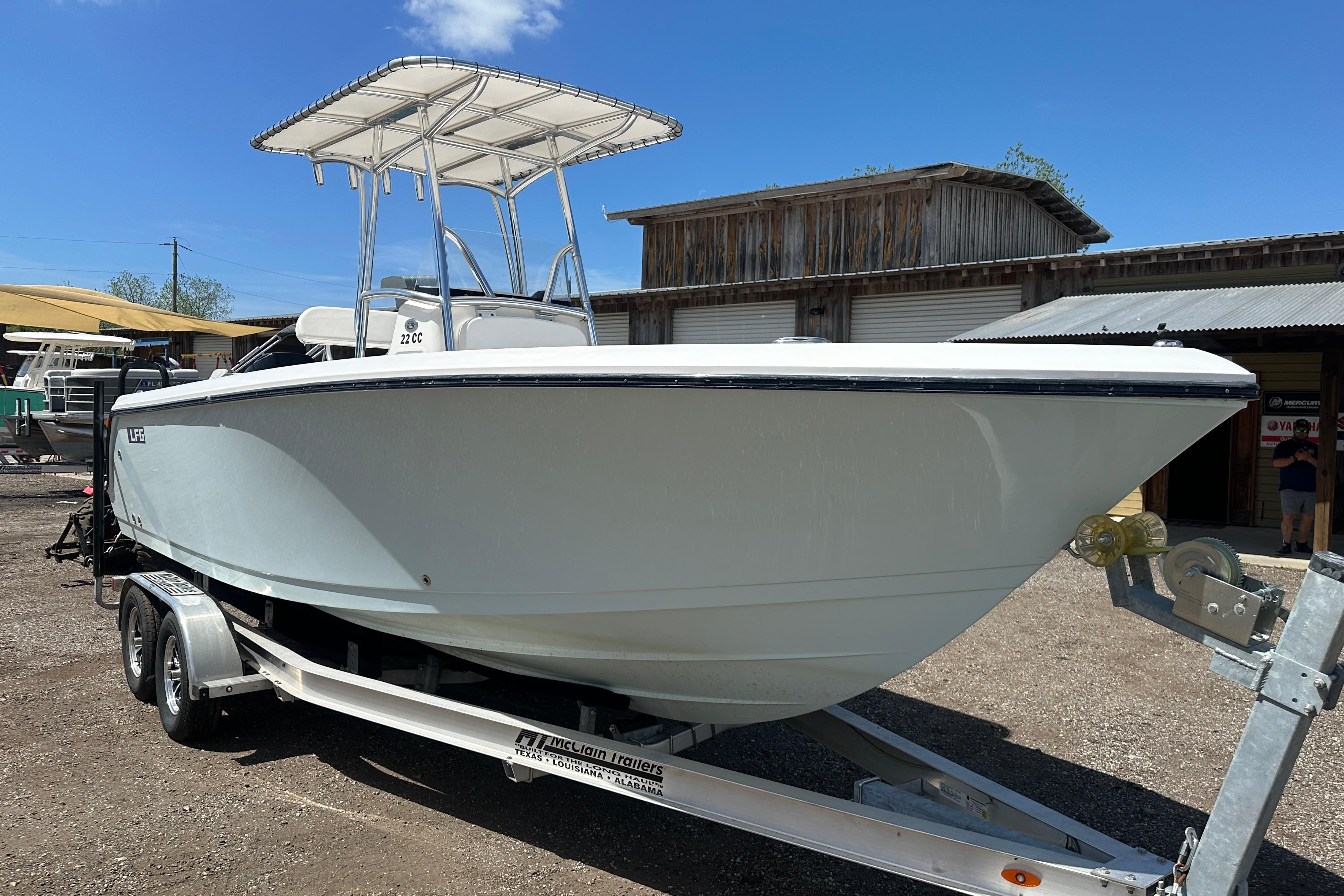 2023 Aquasport 2200 Center Console