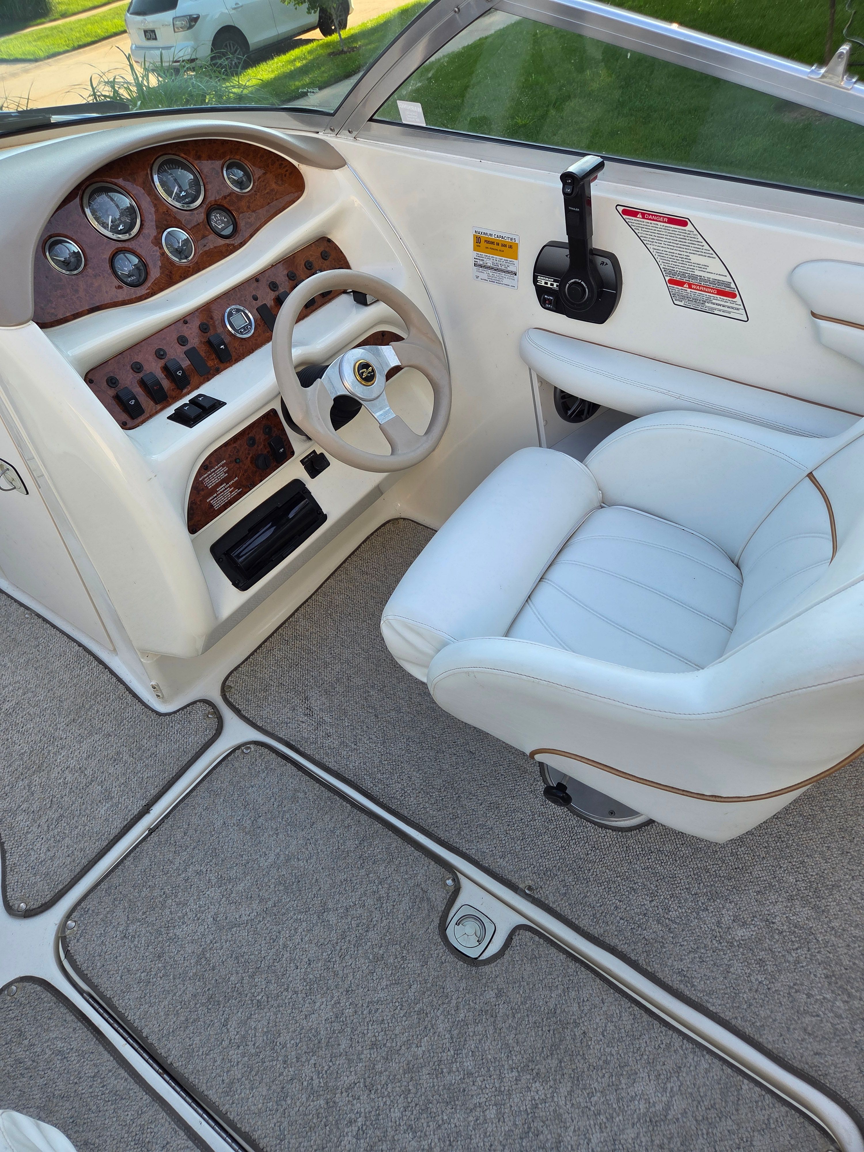 1998 Sea Ray 260 open bow - 4