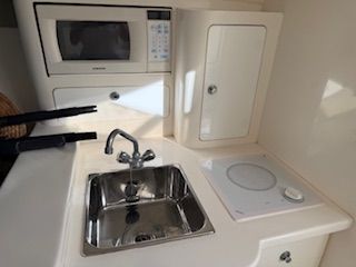 2004 Intrepid 348 - 13
