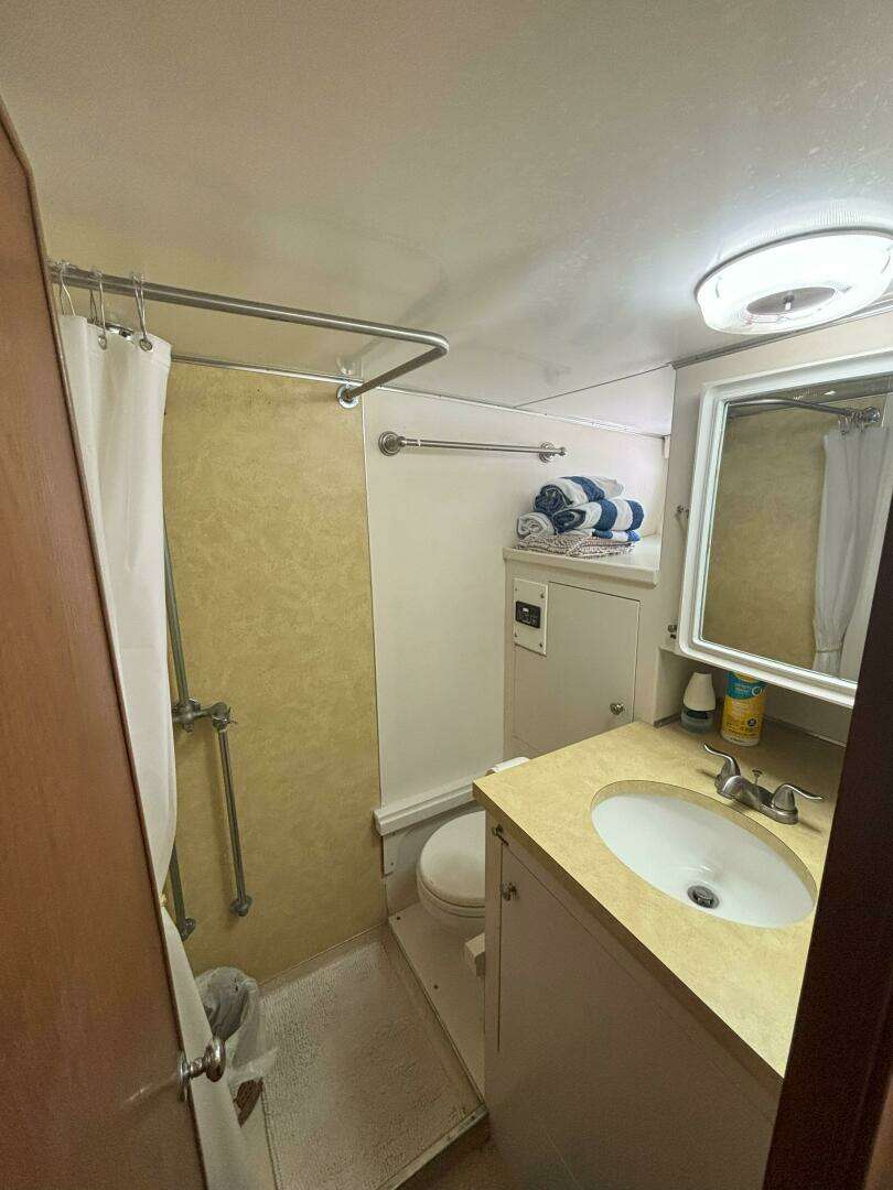 1972 Matthews 4 Flush Deck - Image 50