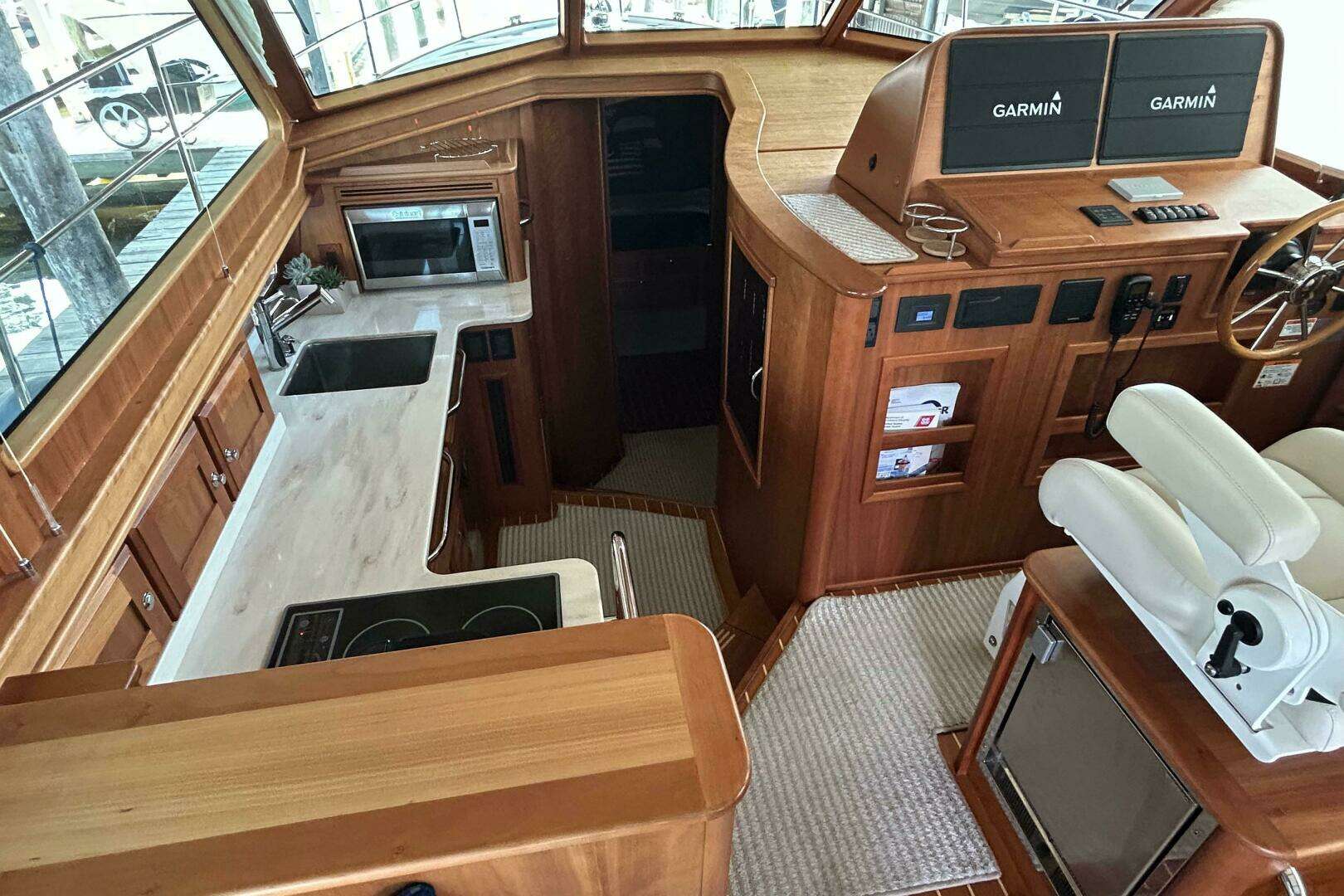 2022 Sabre 45 Salon Express - Image 16