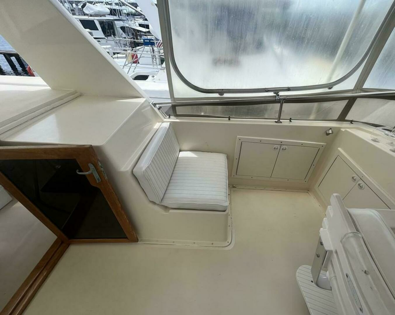1981 Hatteras 48 Motoryacht - Image 7