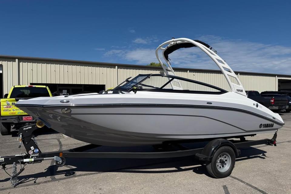 2026 Yamaha Boats 195S