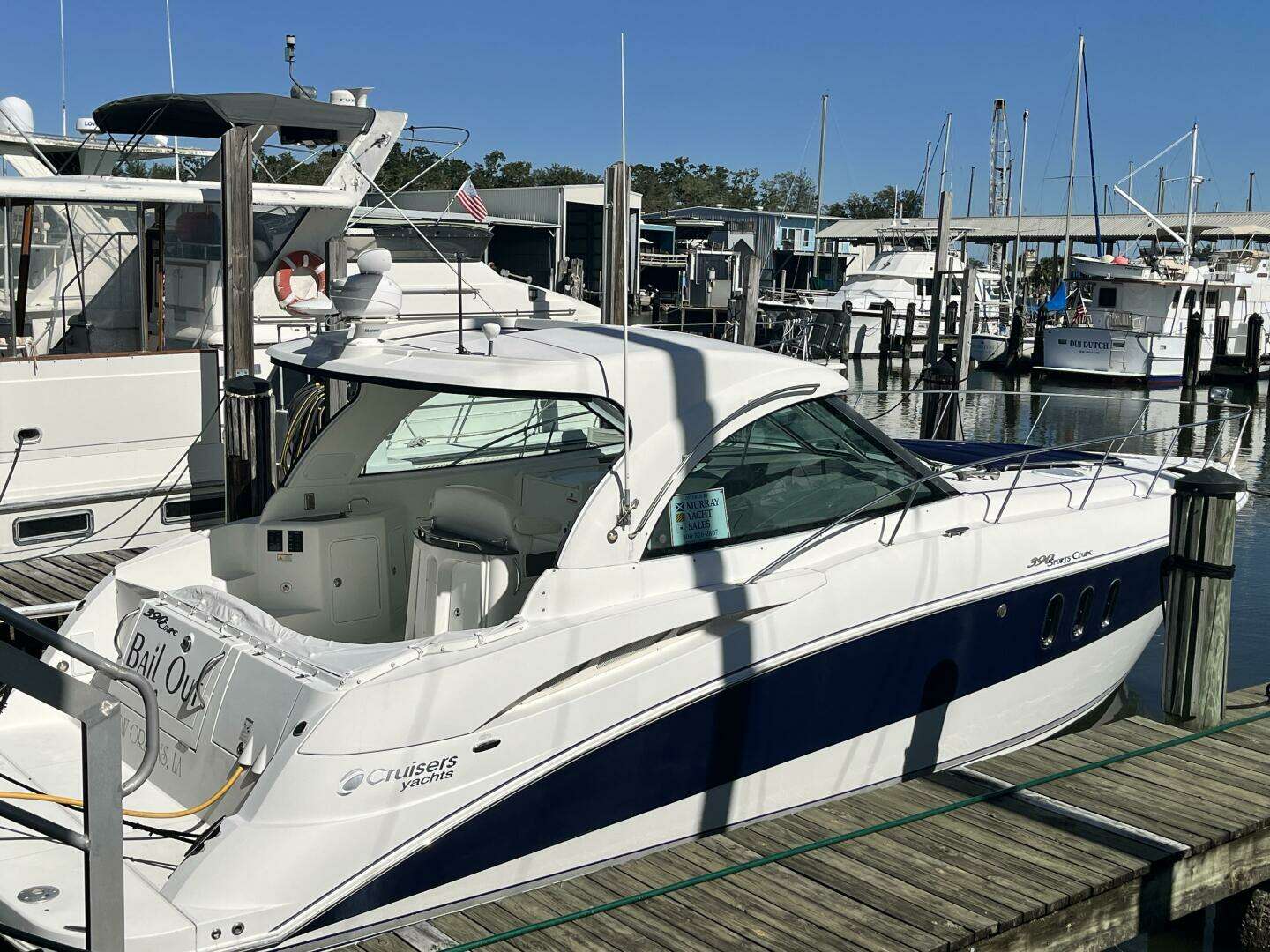 2008 Cruisers Yachts 390 Sport Coupe - Image 19