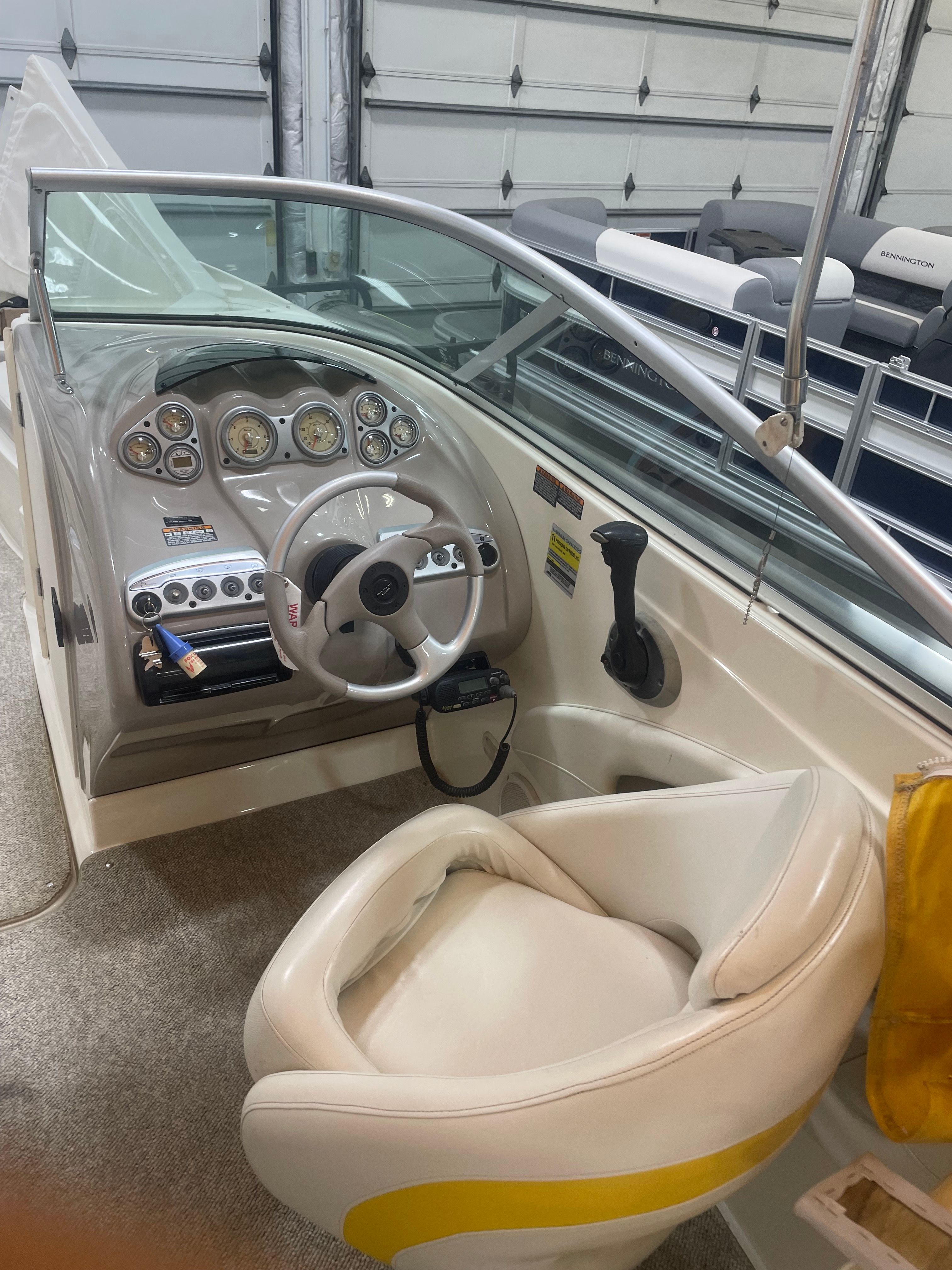 2004 Maxum 2400 SD - 10