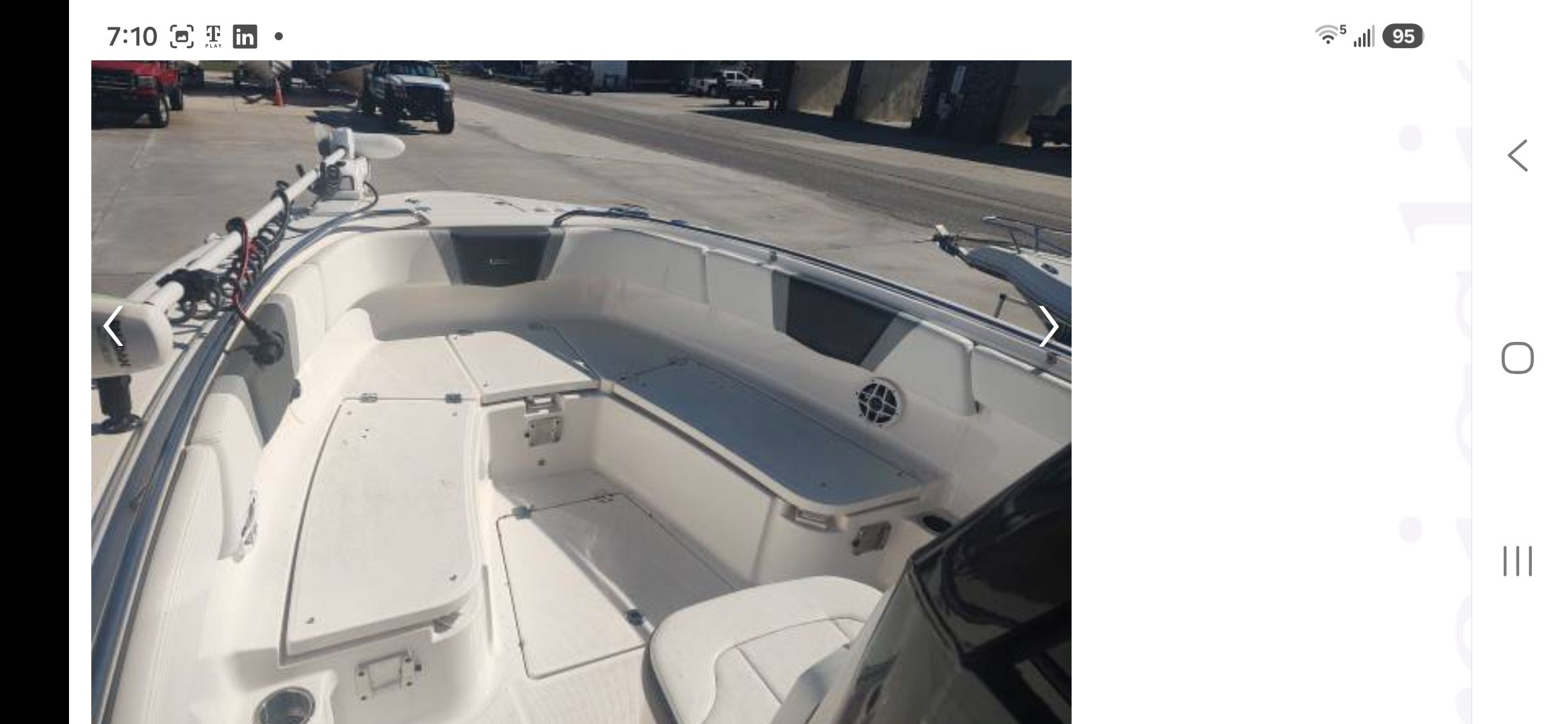 2023 Robalo R272 Center Console - 6